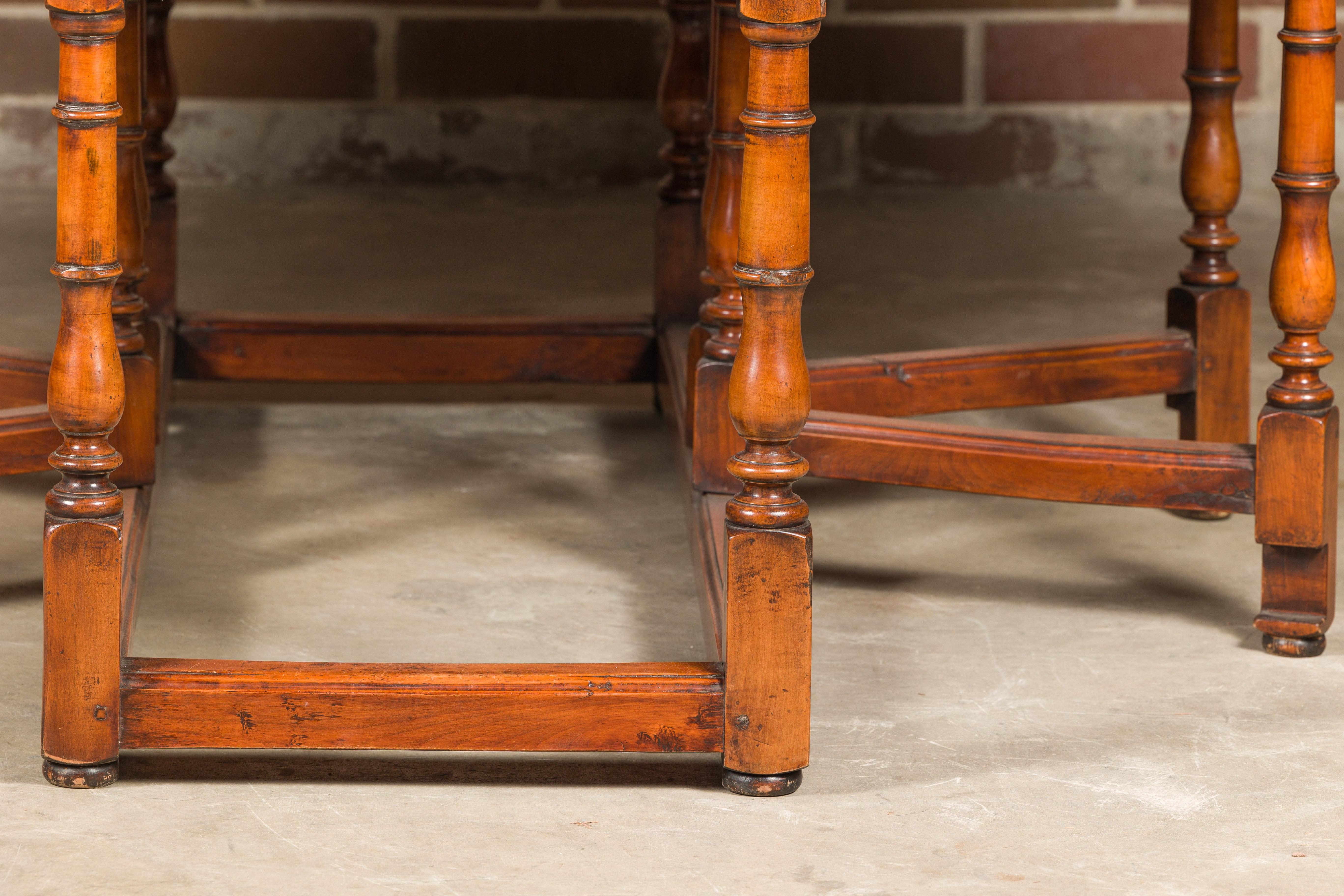 English 19th Century Pine Drop-Leaf Table with Oval Top and Turned Legs For Sale 9