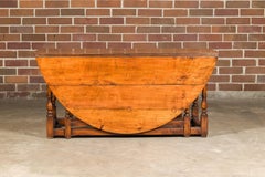 English 19th Century Pine Drop-Leaf Table with Oval Top and Turned Legs