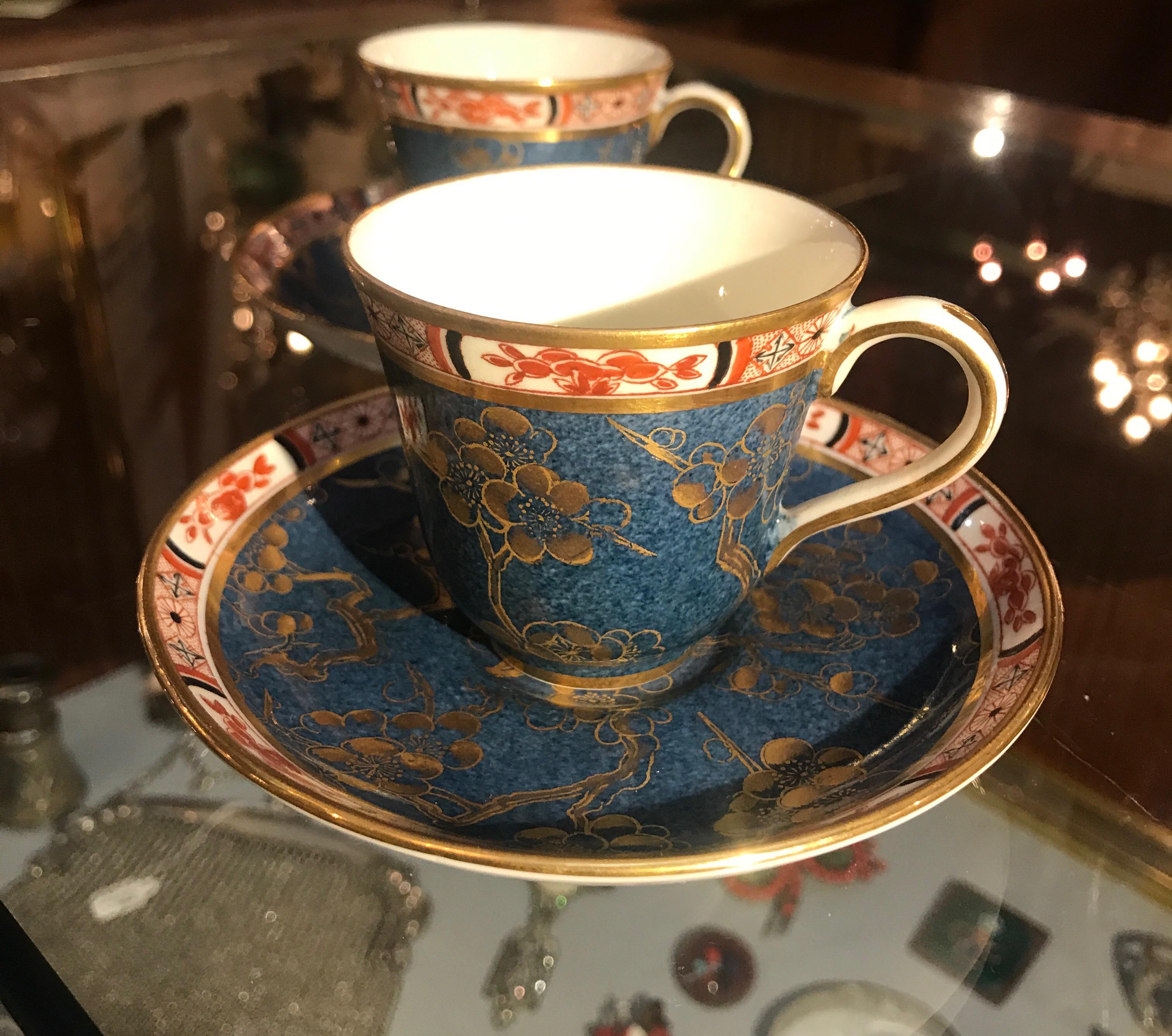 Chinoiserie English 19th Century Porcelain Diminutive Tea Pot and Cups