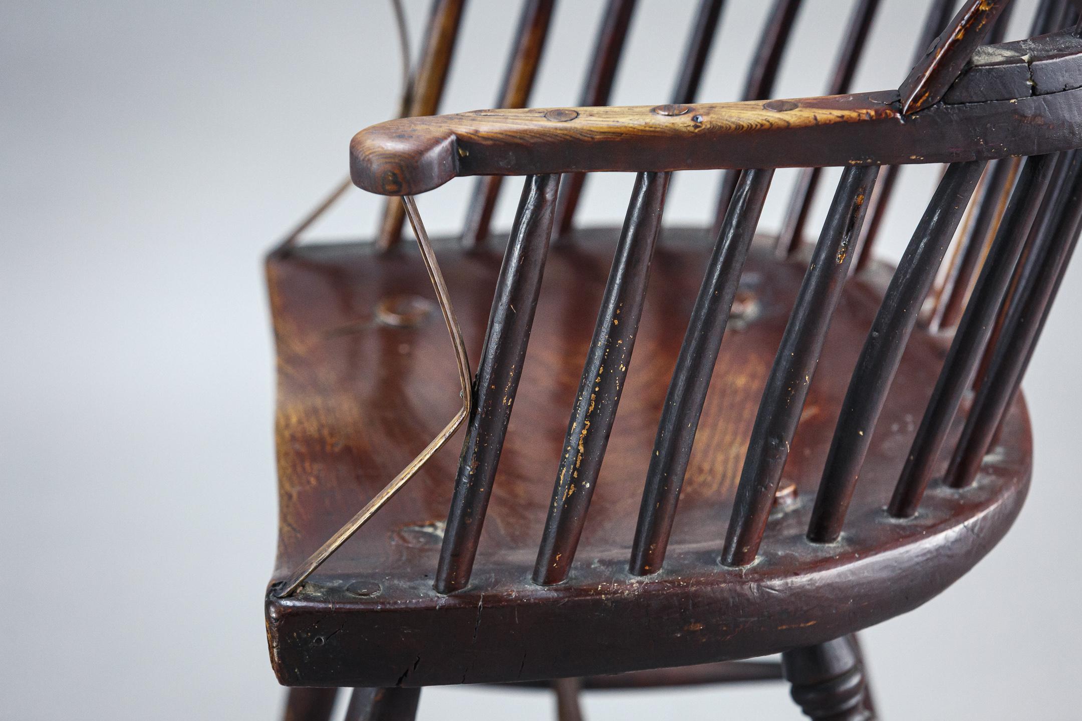 English 19th Century Hoop Back Windsor Chair 3