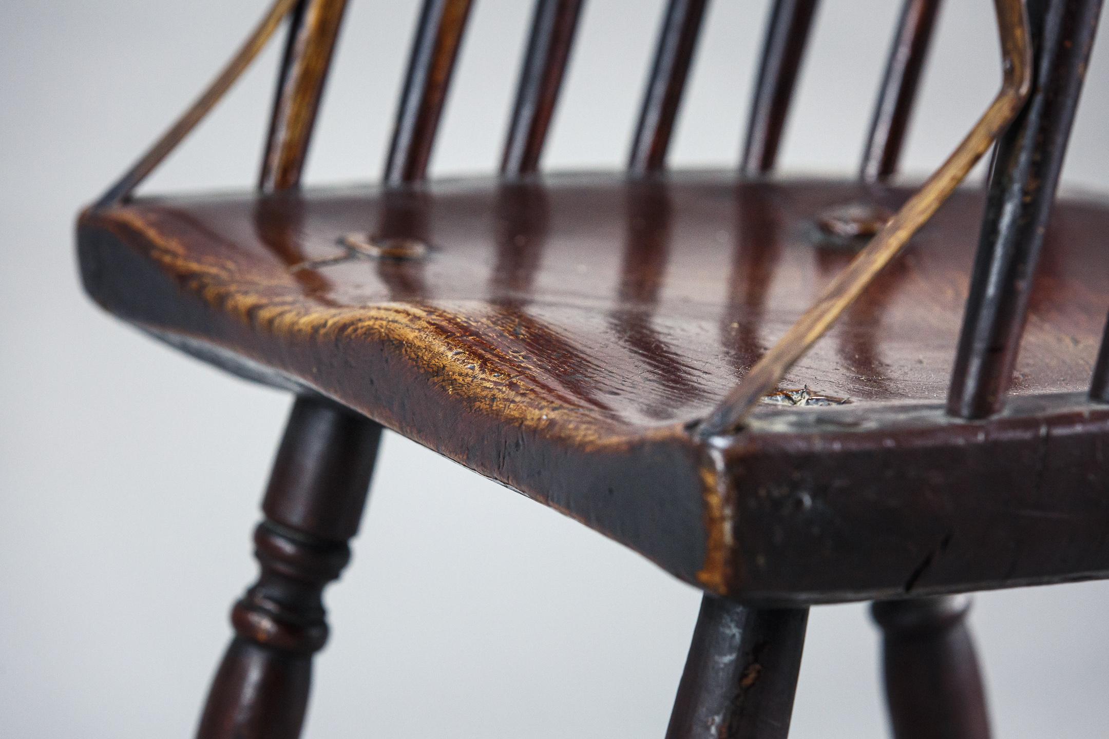 English 19th Century Hoop Back Windsor Chair 4