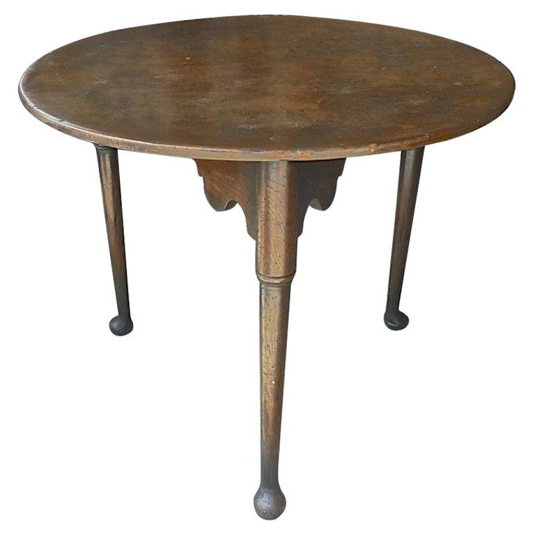 English 19th Century Queen Anne Occasional Round Table at 1stDibs