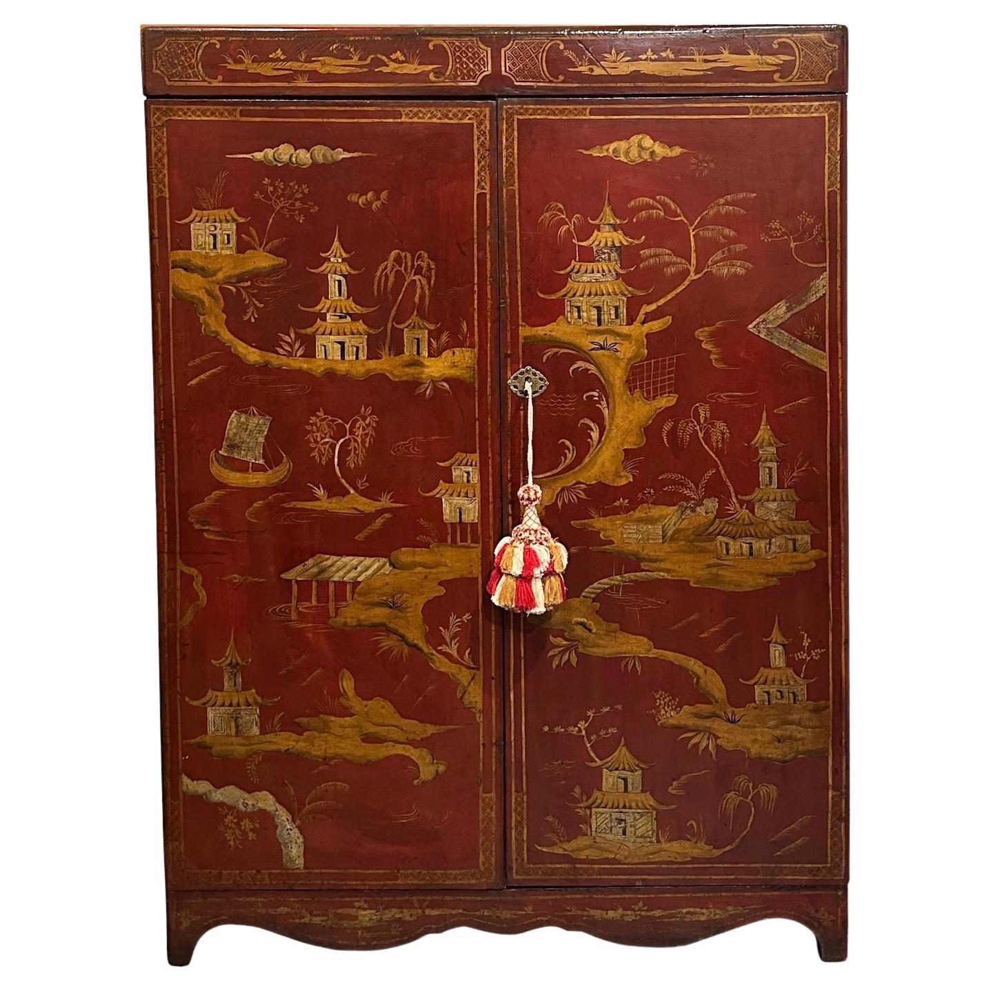 Armoire anglaise Chinoiserie rouge du 19ème siècle