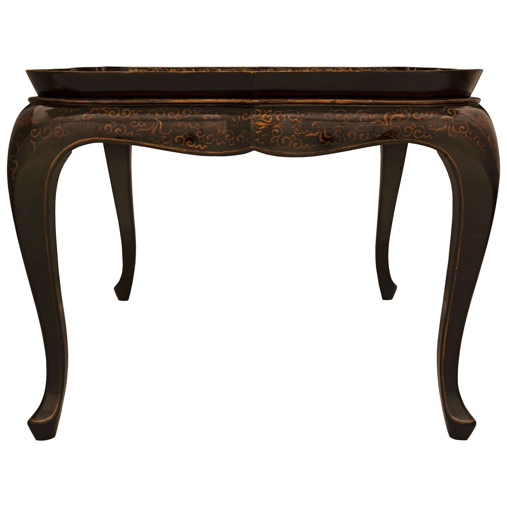 Anglais Table basse en laque de style Régence St. Chinoiserie anglaise du 19ème siècle en vente