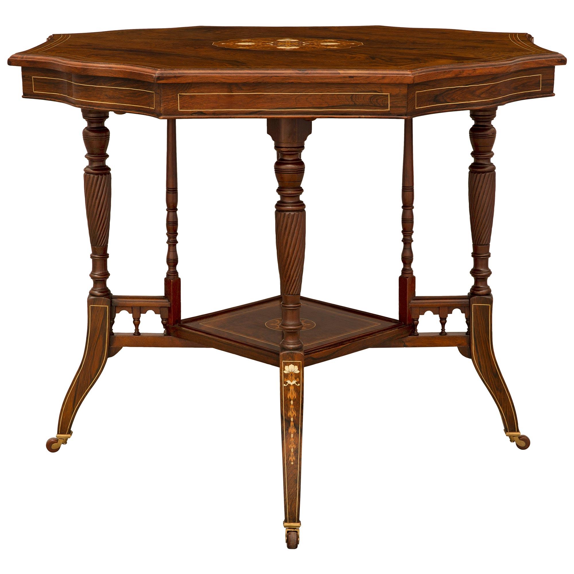 Regency Table centrale/d'appoint anglaise de style Régence du 19ème siècle en marqueterie de bois de rose en vente