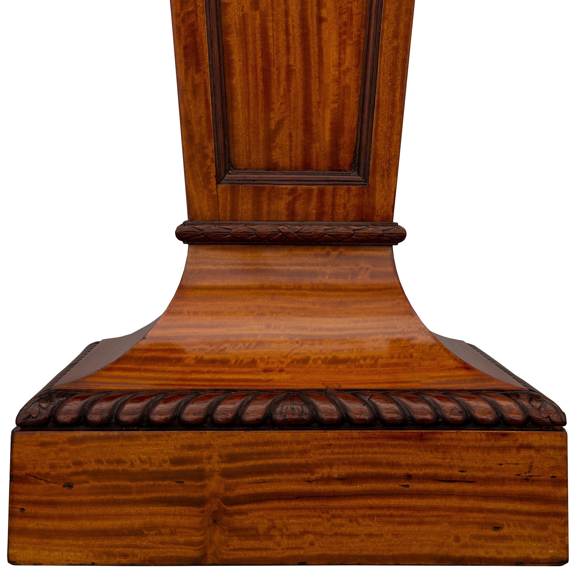 Citronnier colonne  pidestal en bois de citronnier de style Rgence anglaise du 19me sicle en vente