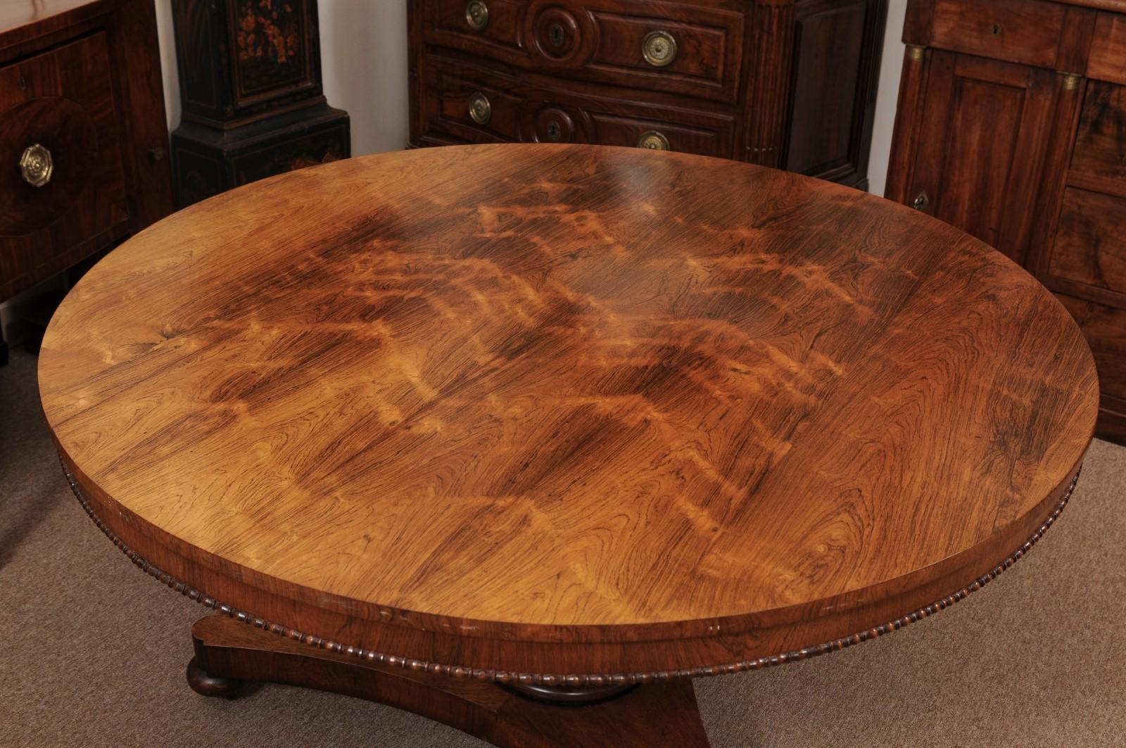English 19th Century Rosewood Center Table with Beaded Egde and Pedestal Base an In Fair Condition In Atlanta, GA