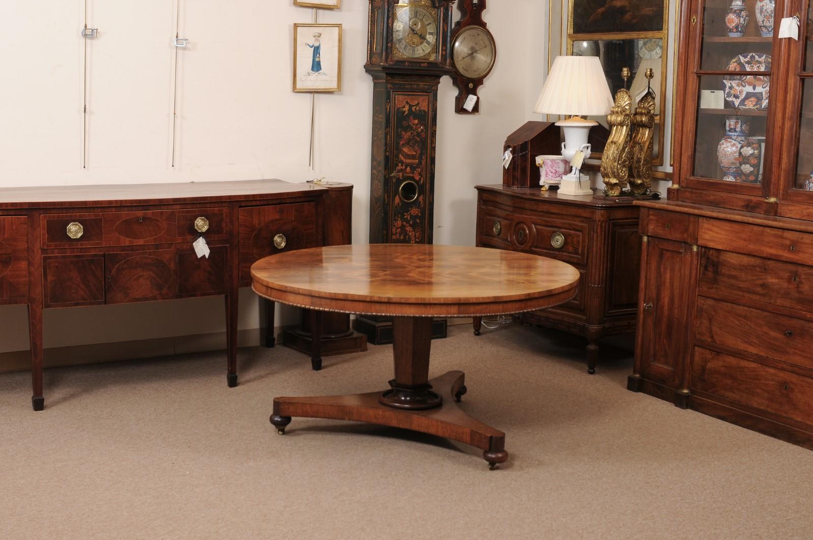 English 19th Century Rosewood Center Table with Beaded Egde and Pedestal Base an 4