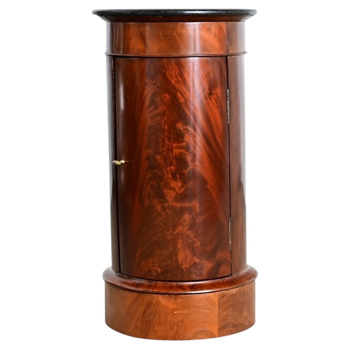 English 19th Century Round Mahogany Bedside Table with Marble Top