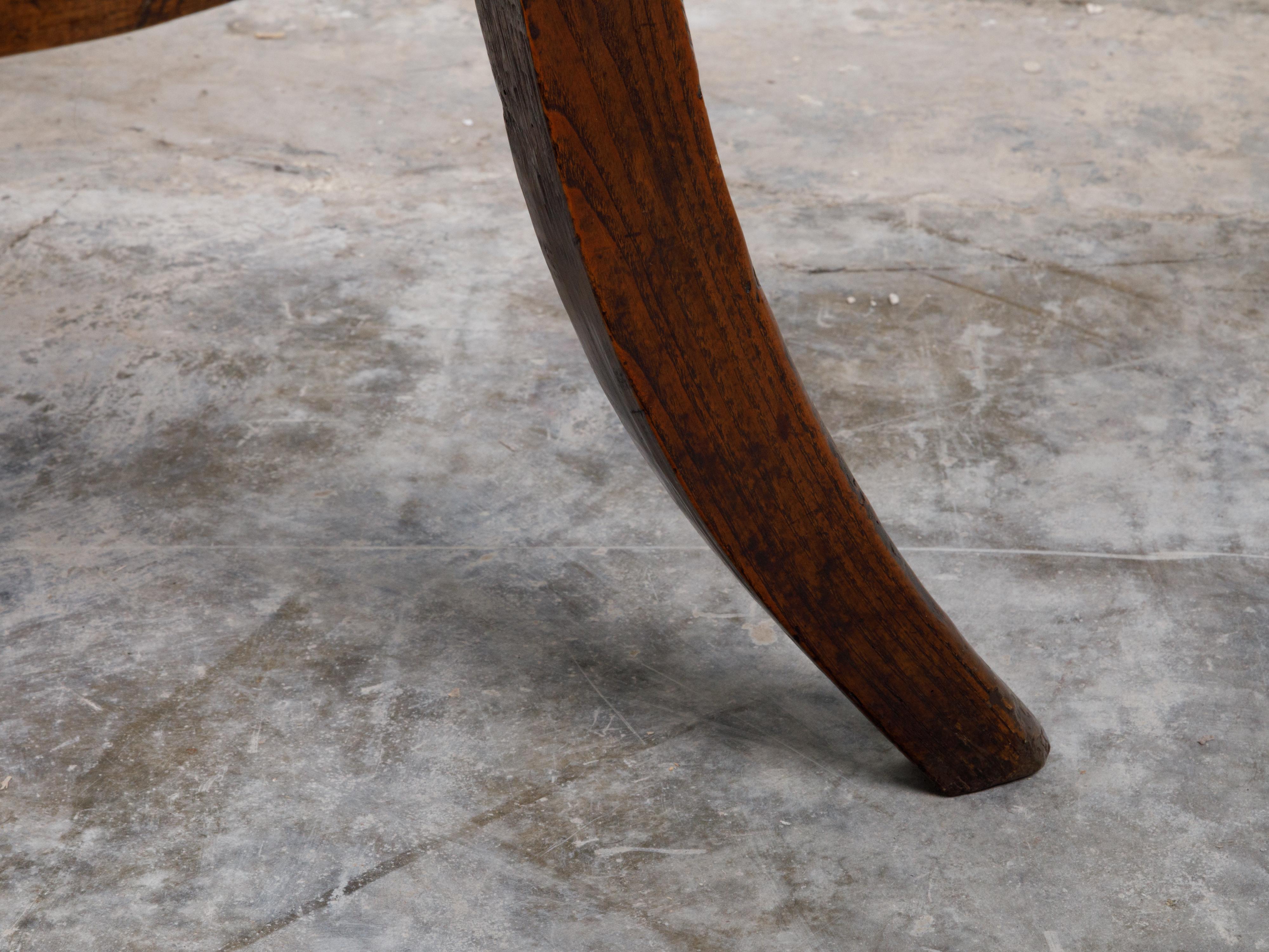 English 19th Century Round Top Walnut Side Table with Shelf and Saber Legs 1