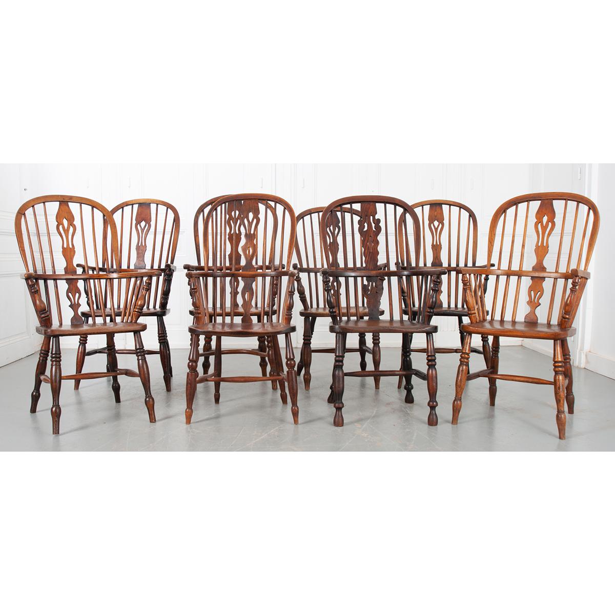 Englischer Satz von 8 Windsor-Sesseln aus Eiche, 19. Jahrhundert im Angebot 5