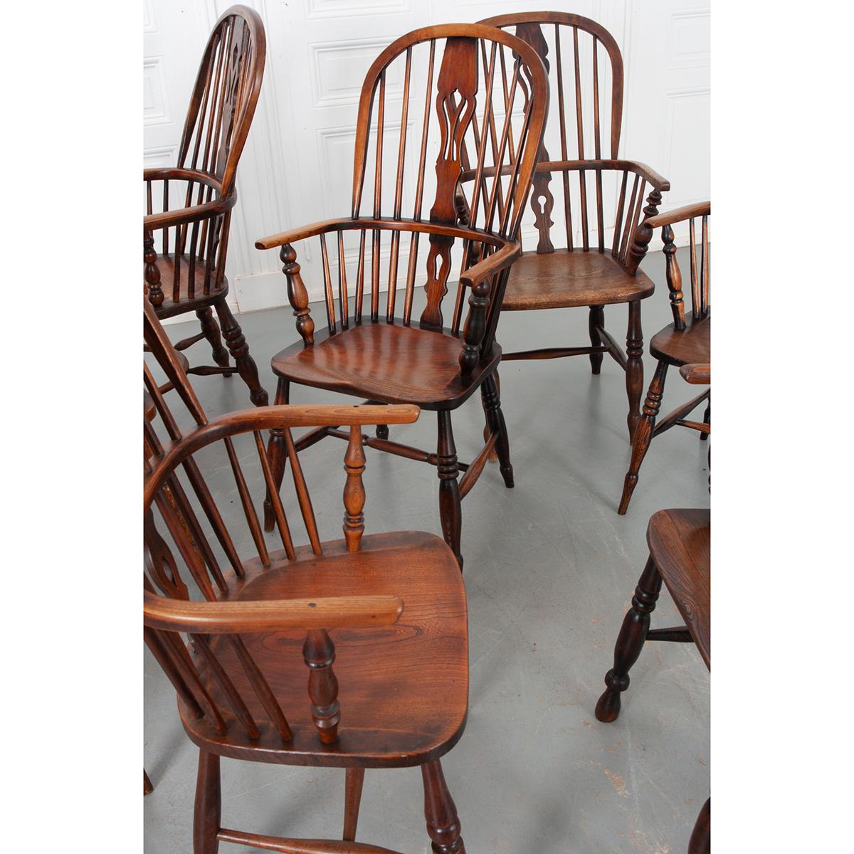 Englischer Satz von 8 Windsor-Sesseln aus Eiche, 19. Jahrhundert im Zustand „Gut“ im Angebot in Baton Rouge, LA