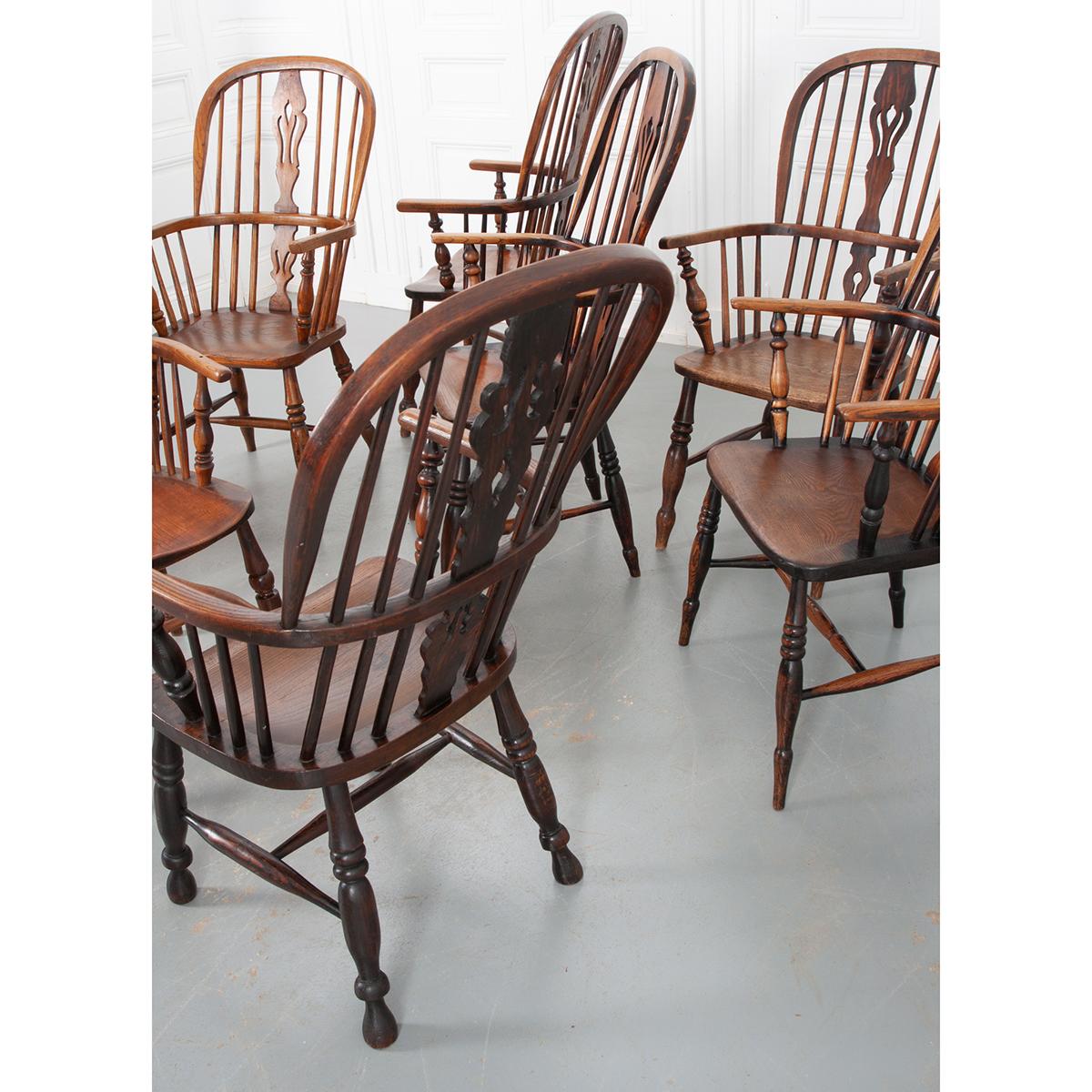 Englischer Satz von 8 Windsor-Sesseln aus Eiche, 19. Jahrhundert (Eichenholz) im Angebot