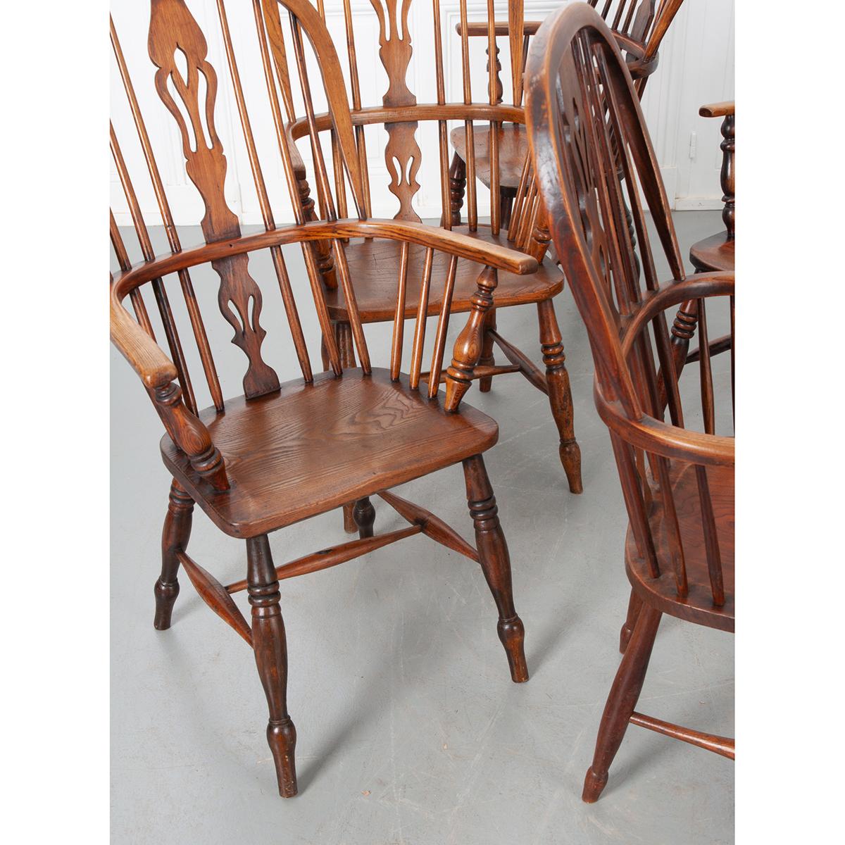 English 19th Century Set of 8 Oak Windsor Chairs For Sale 3