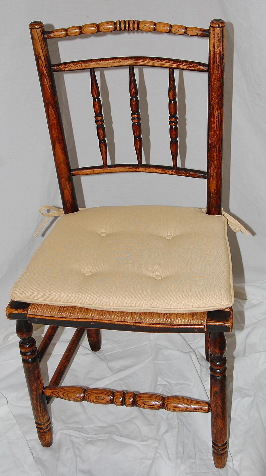 English 19th Century Set of Eight Dales Lancashire Spindleback Dining Chairs 1