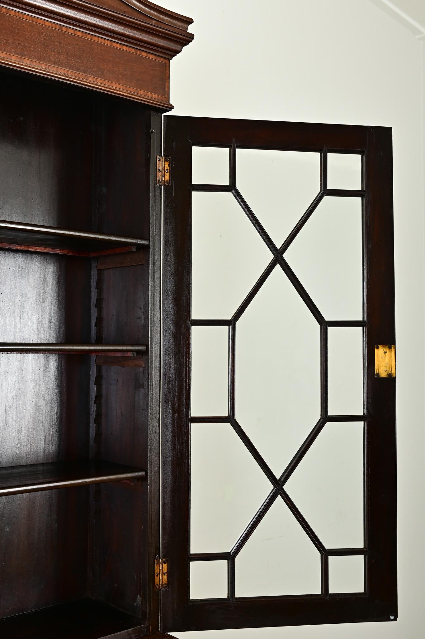 Segreteria Sheraton inglese del XIX secolo in vendita 4