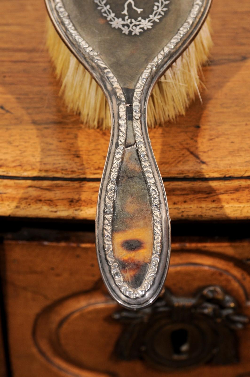 English 19th Century Silver Dressing Table Brush with Lyre and Floral Arabesques For Sale 5