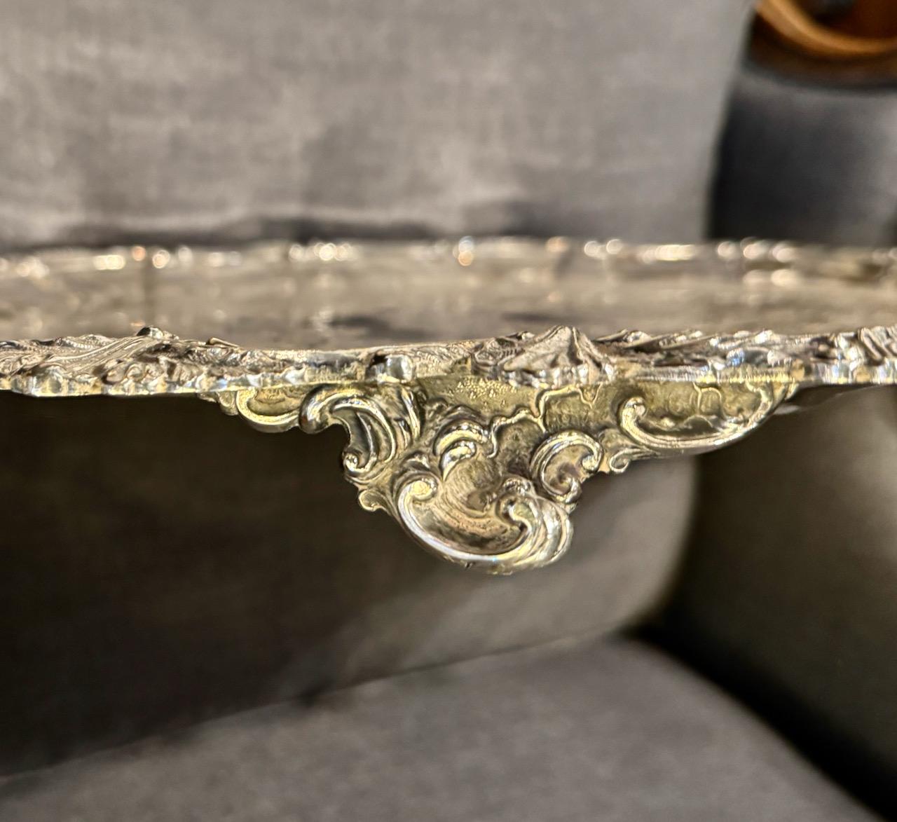 Vassoio da tè inglese in argento del XIX secolo in vendita 1