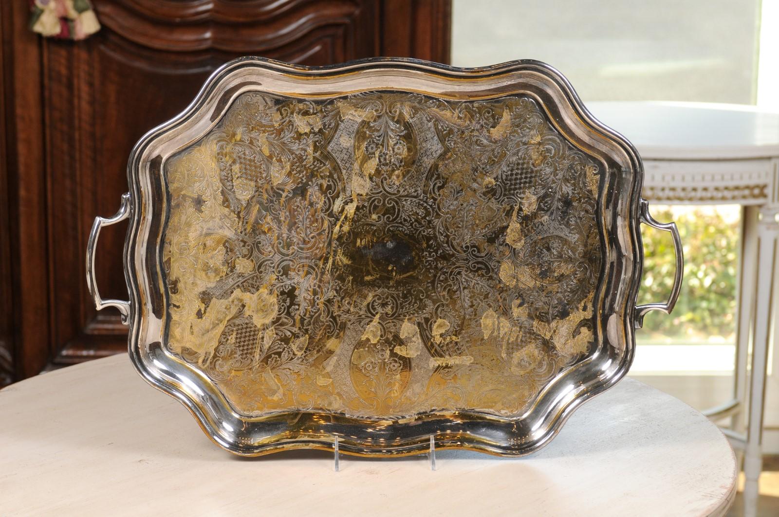 English 19th Century Silver Plate Tray with Chased Décor and Lateral Handles In Good Condition For Sale In Atlanta, GA
