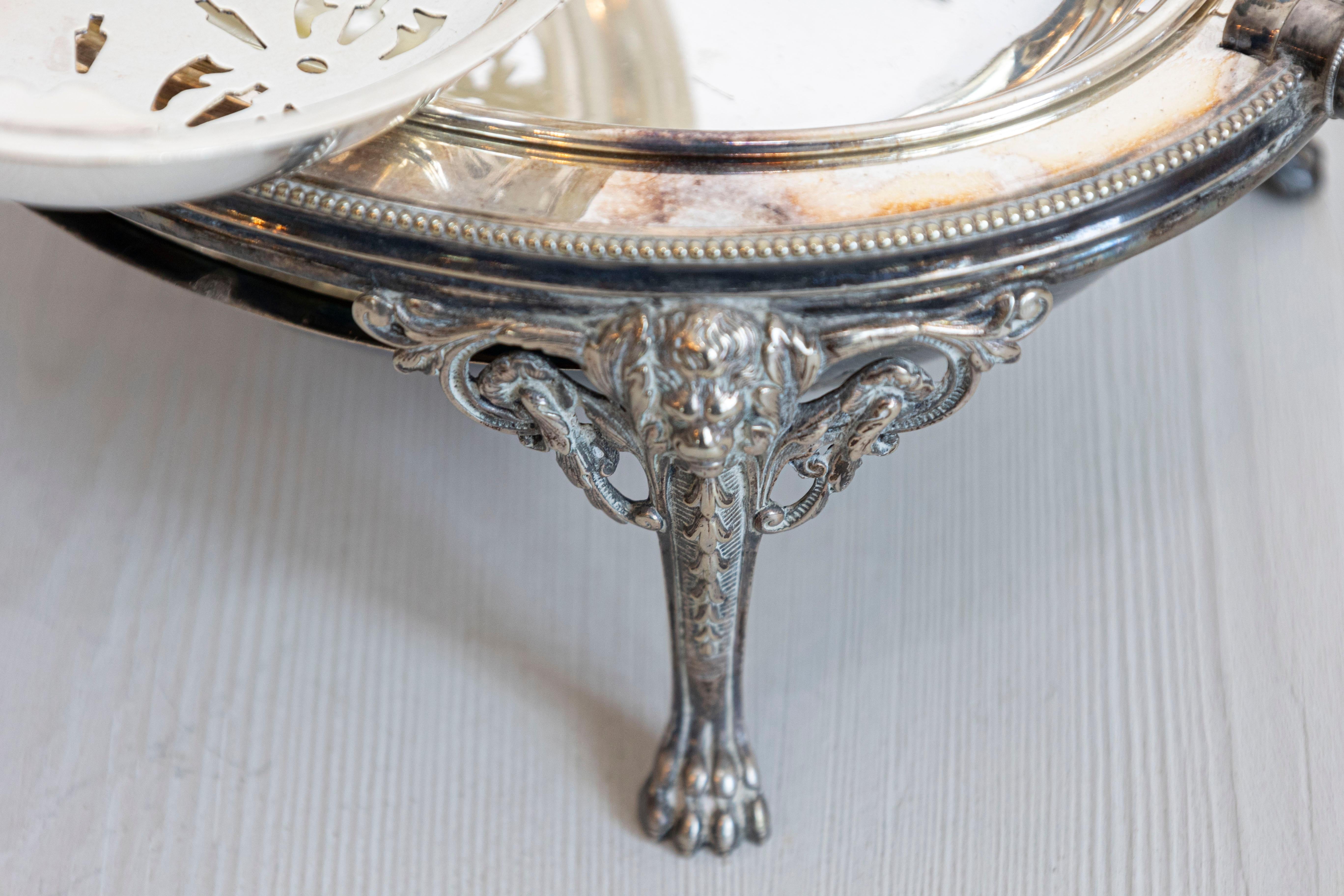 English 19th Century Silver Plated Asparagus Dish Warmer with Cabriole Legs For Sale 5