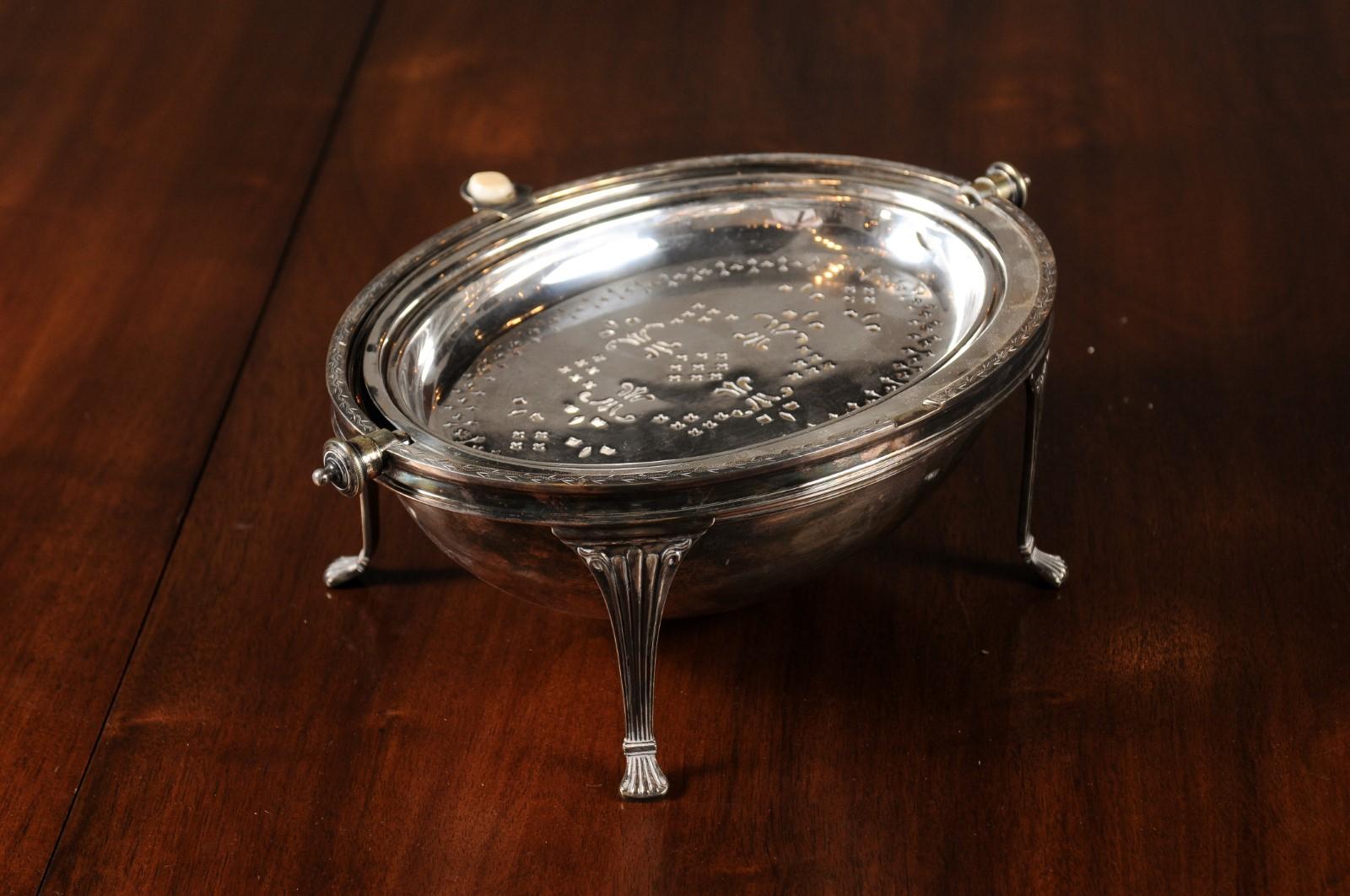English 19th Century Silver Plated Food Warmer with Cabriole Legs and Paw Feet In Good Condition In Atlanta, GA