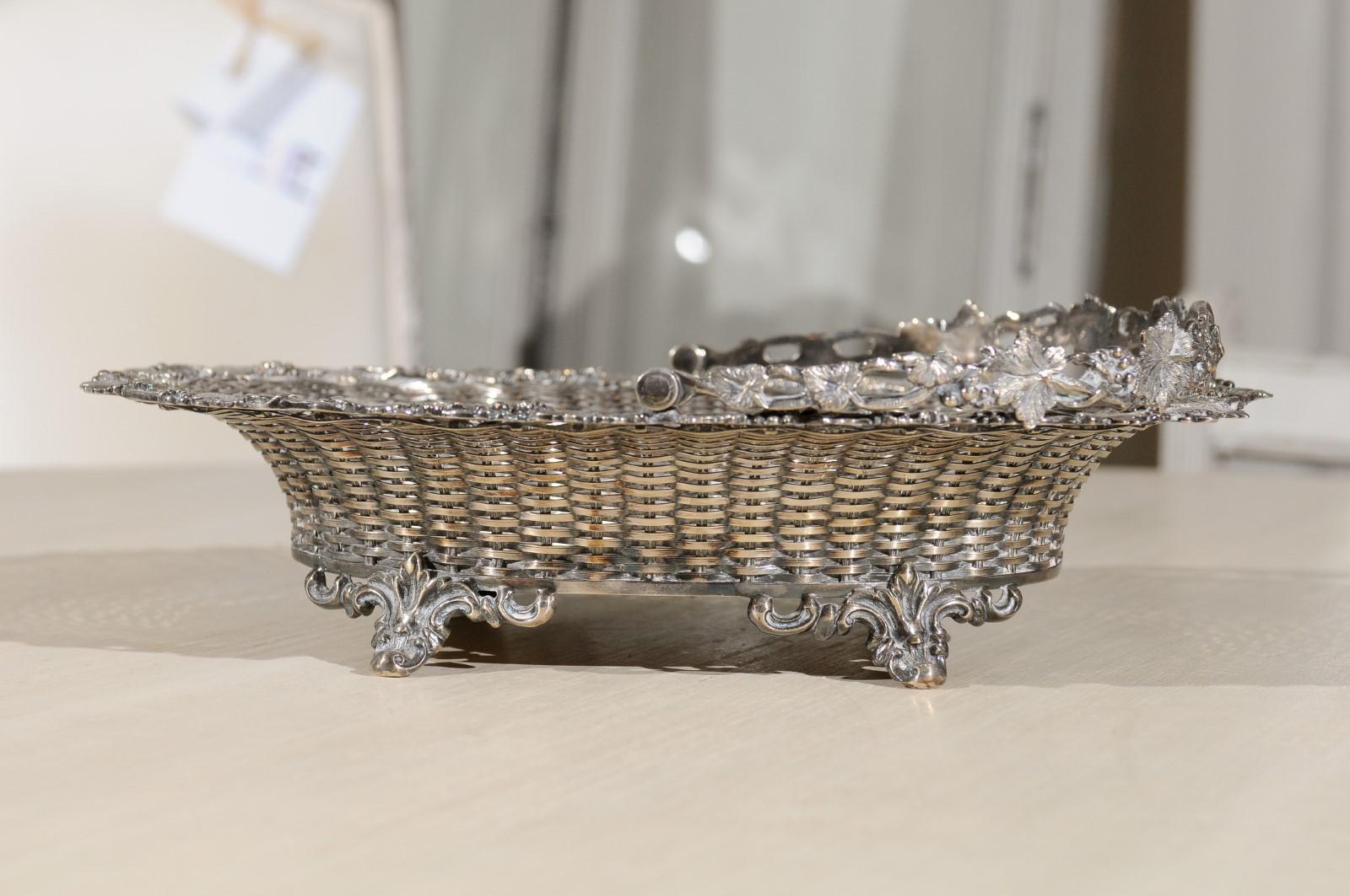 English 19th Century Silver Plated Pierced Bread Basket with Vine and Foliage 7