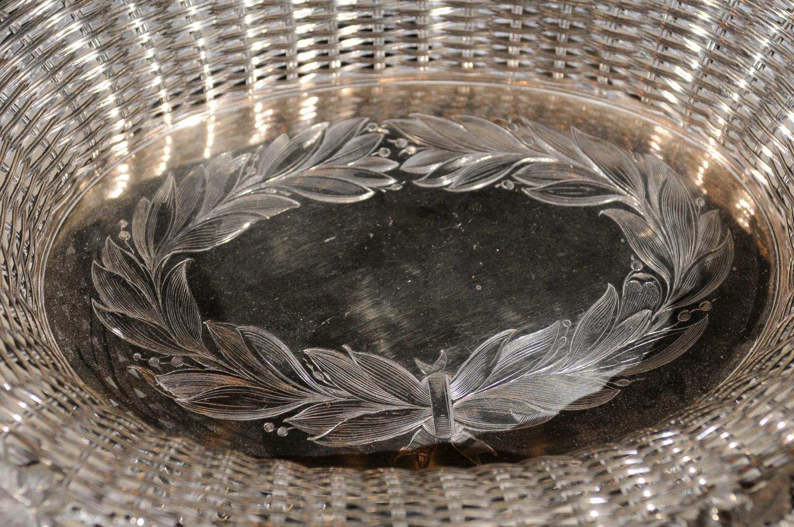 English 19th Century Silver Plated Pierced Bread Basket with Vine and Foliage 2