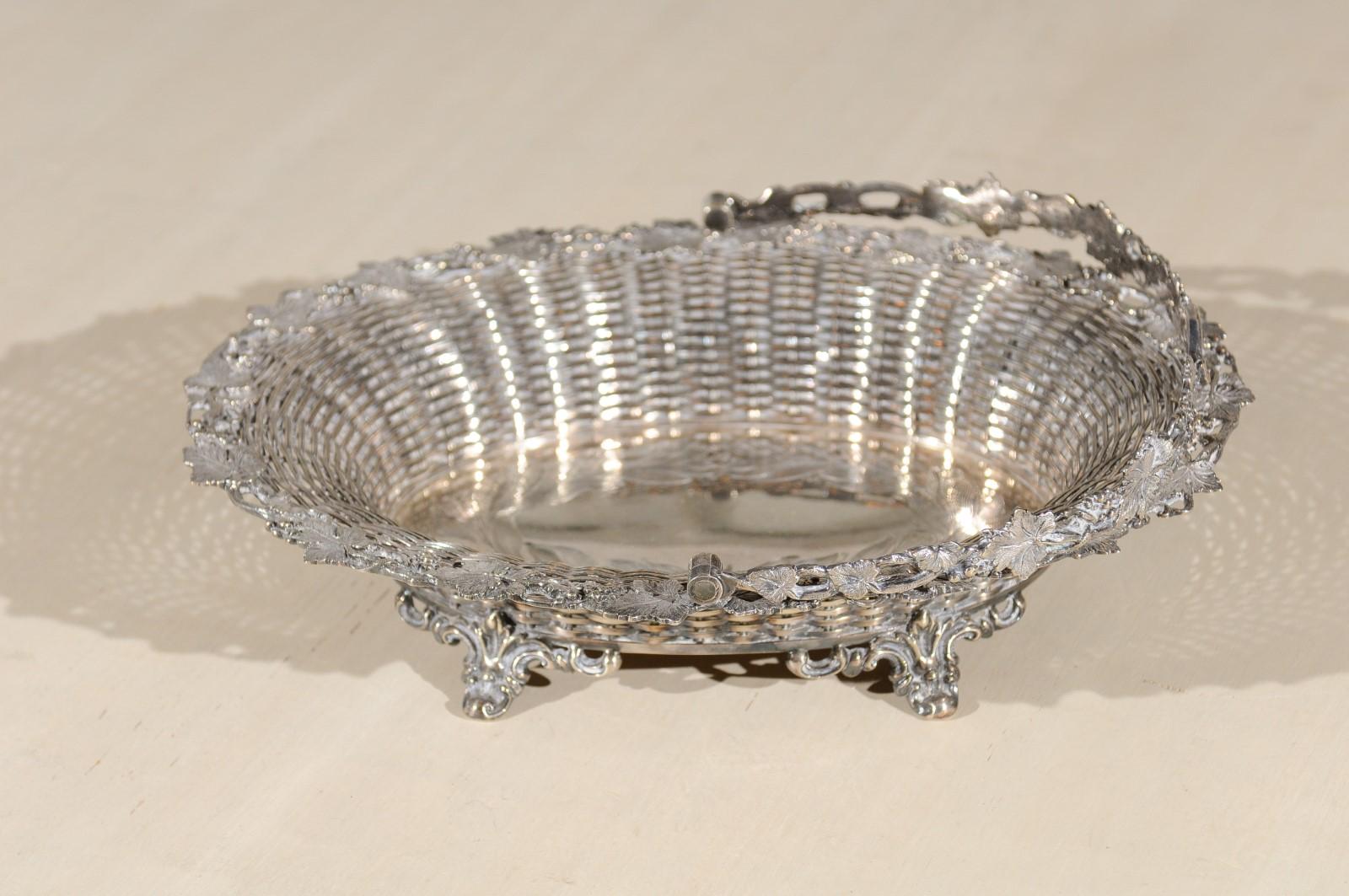 English 19th Century Silver Plated Pierced Bread Basket with Vine and Foliage 6
