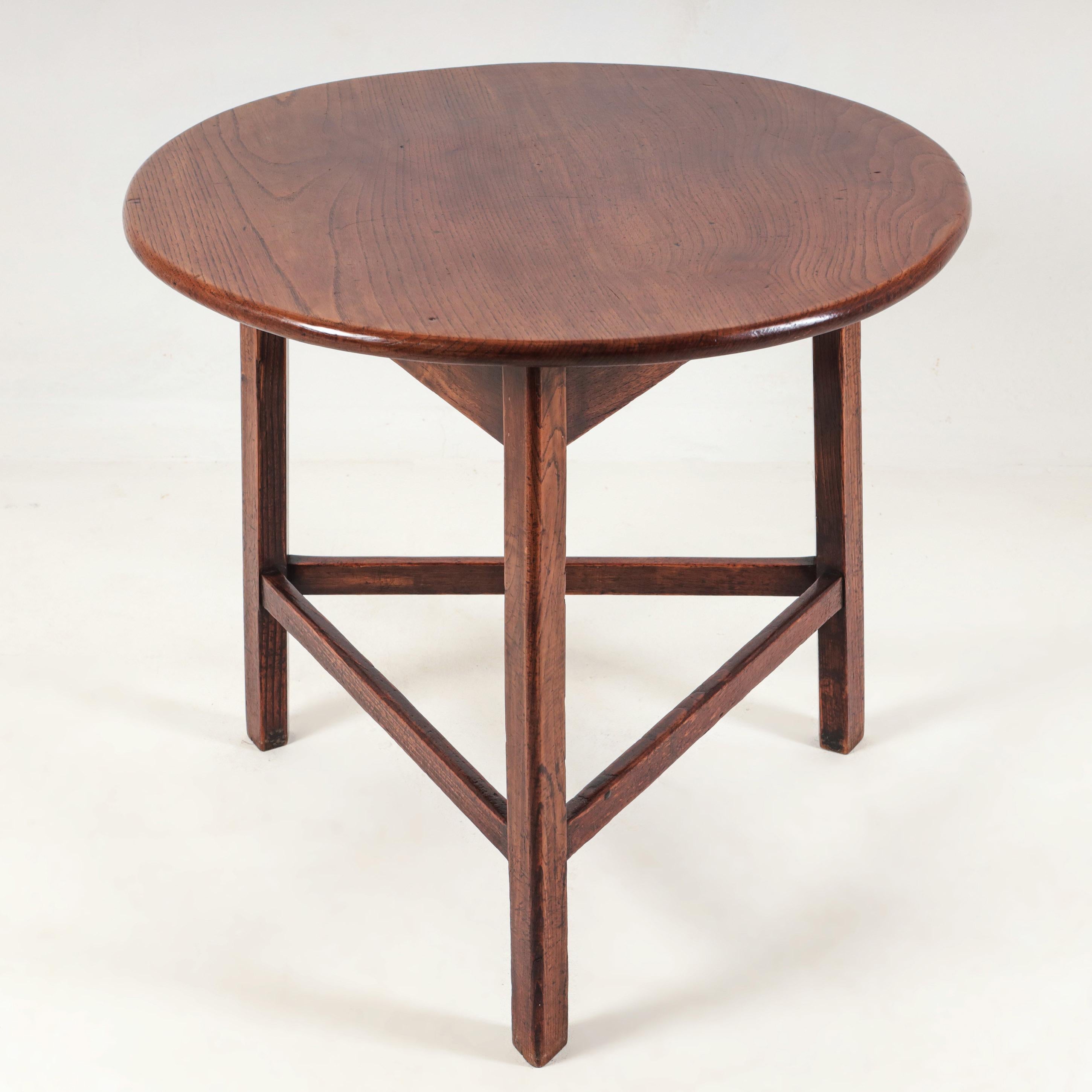 Anglais Table de cricket en orme du 19e siècle (Angleterre) en vente