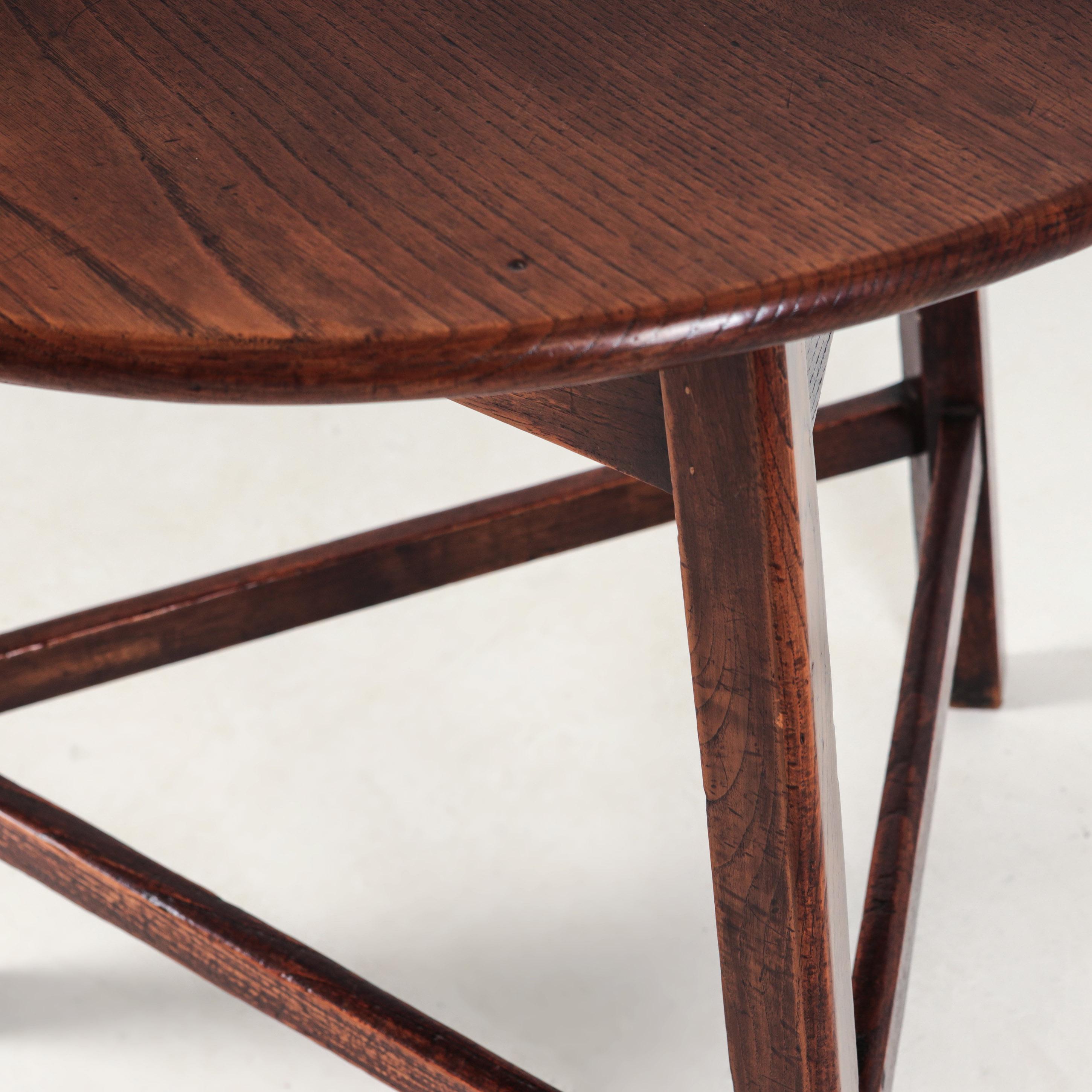 Table de cricket en orme du 19e siècle (Angleterre) en vente 3