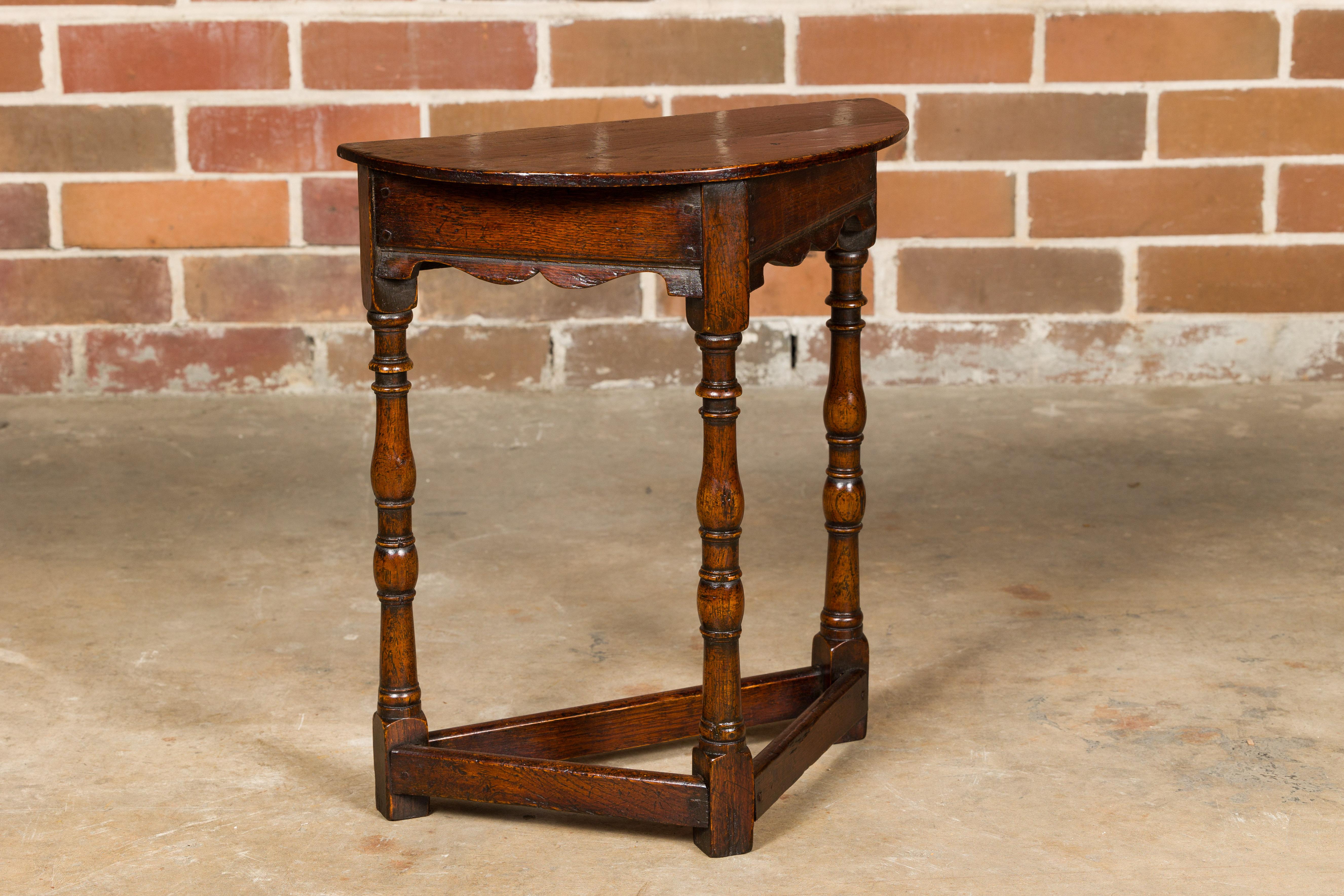 English 19th Century Small Oak Demi-Lune Table with Turned Legs and Carved Apron 1