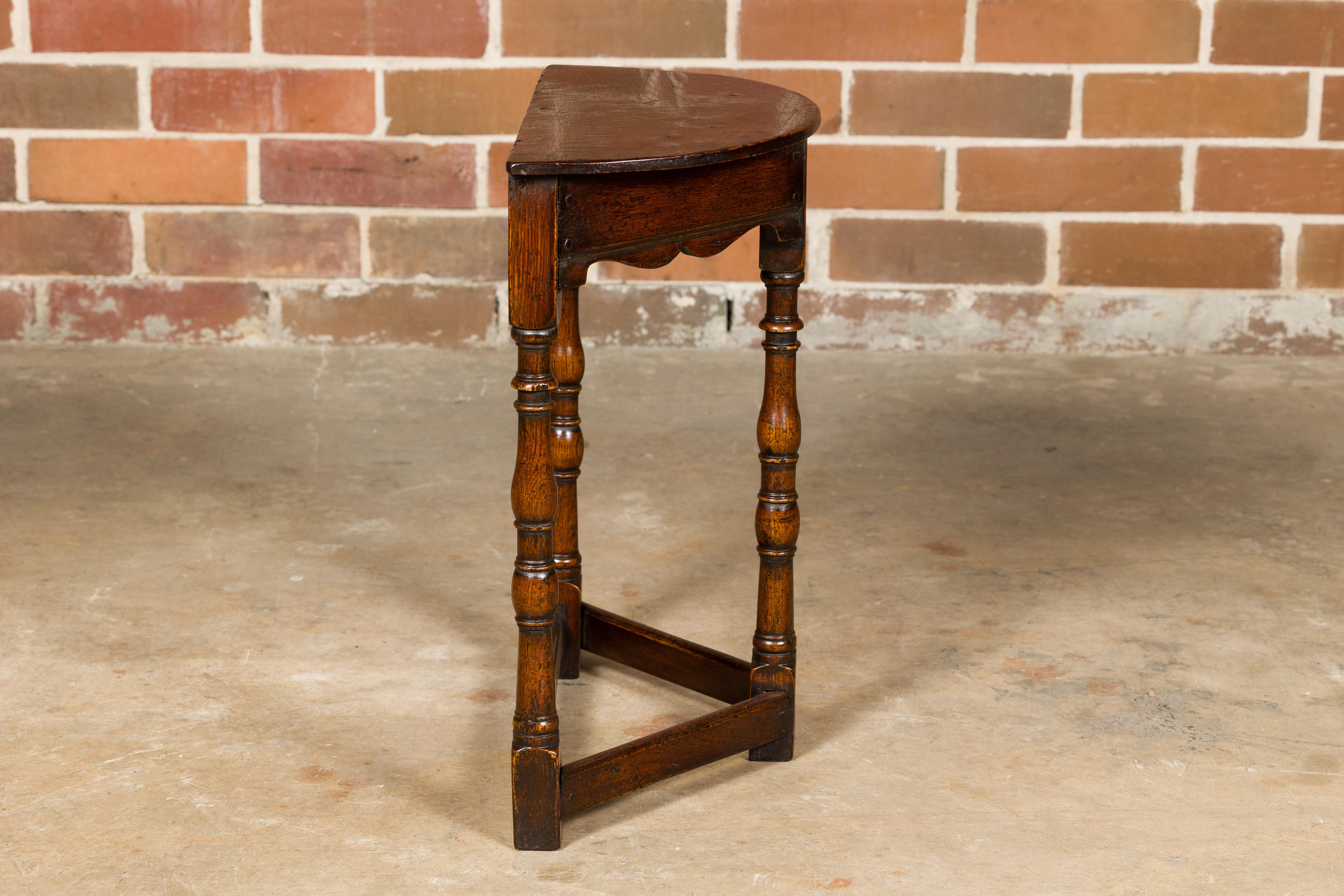 English 19th Century Small Oak Demi-Lune Table with Turned Legs and Carved Apron 2