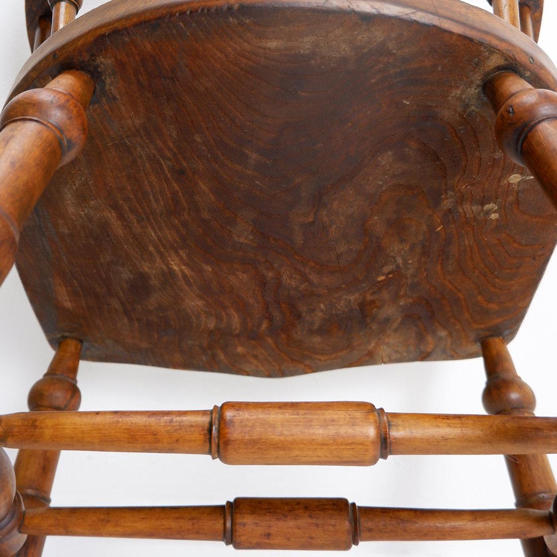 English 19th Century Smokers Bow Chair - Elm Wood For Sale 8
