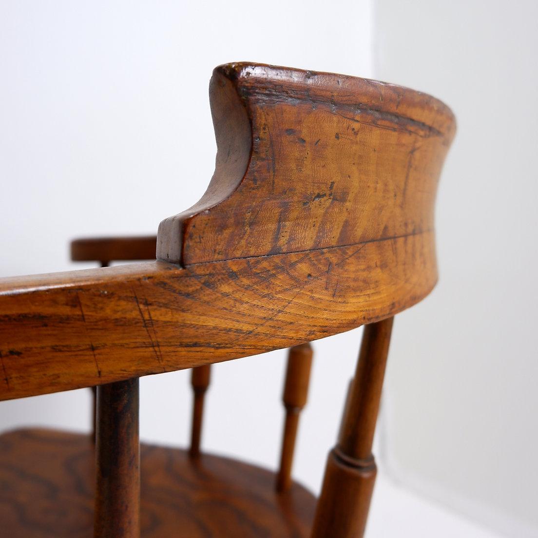 English 19th Century Smokers Bow Chair - Elm Wood For Sale 9
