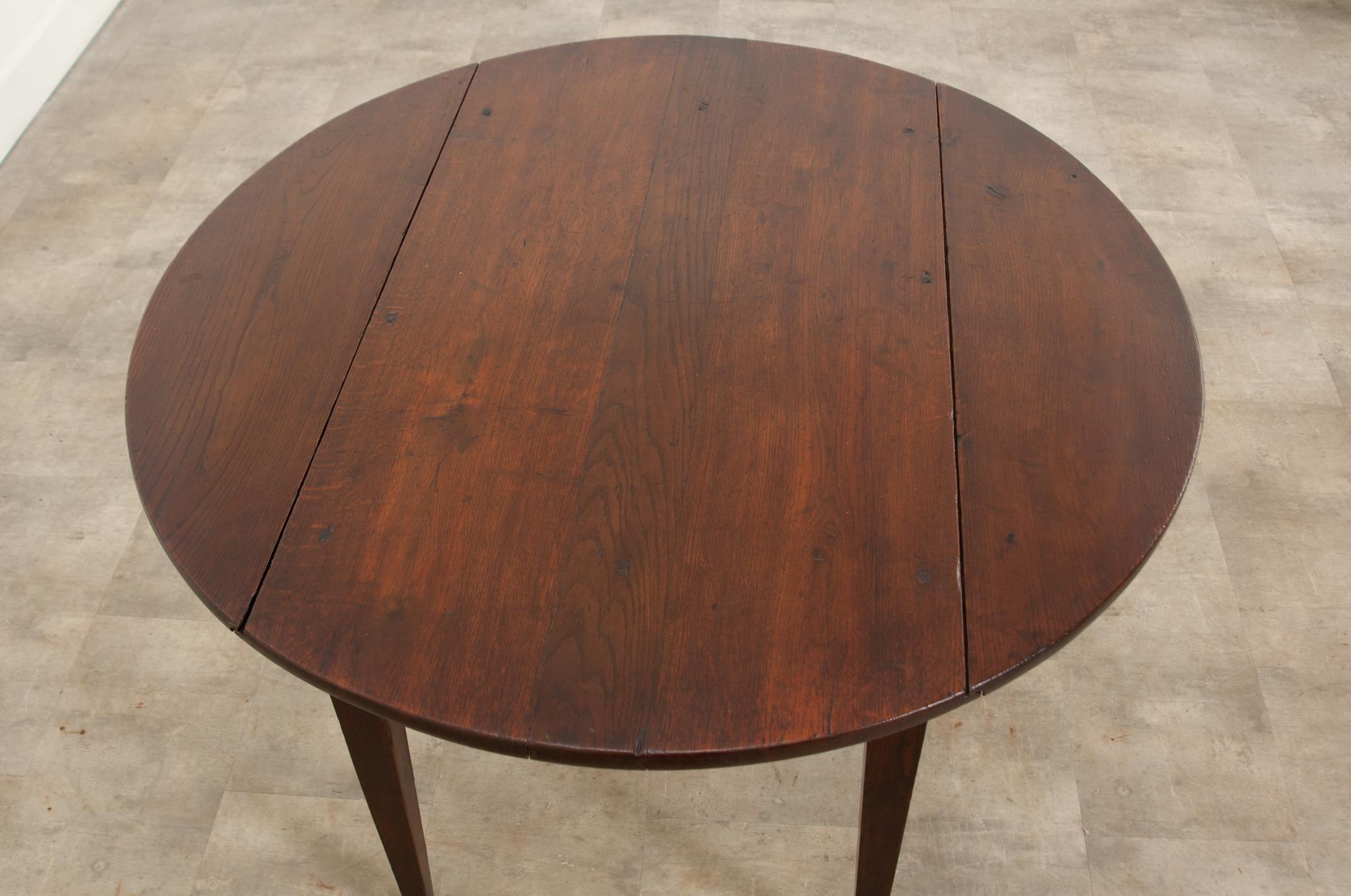 English 19th Century Solid Oak Drop-leaf Table In Good Condition In Baton Rouge, LA