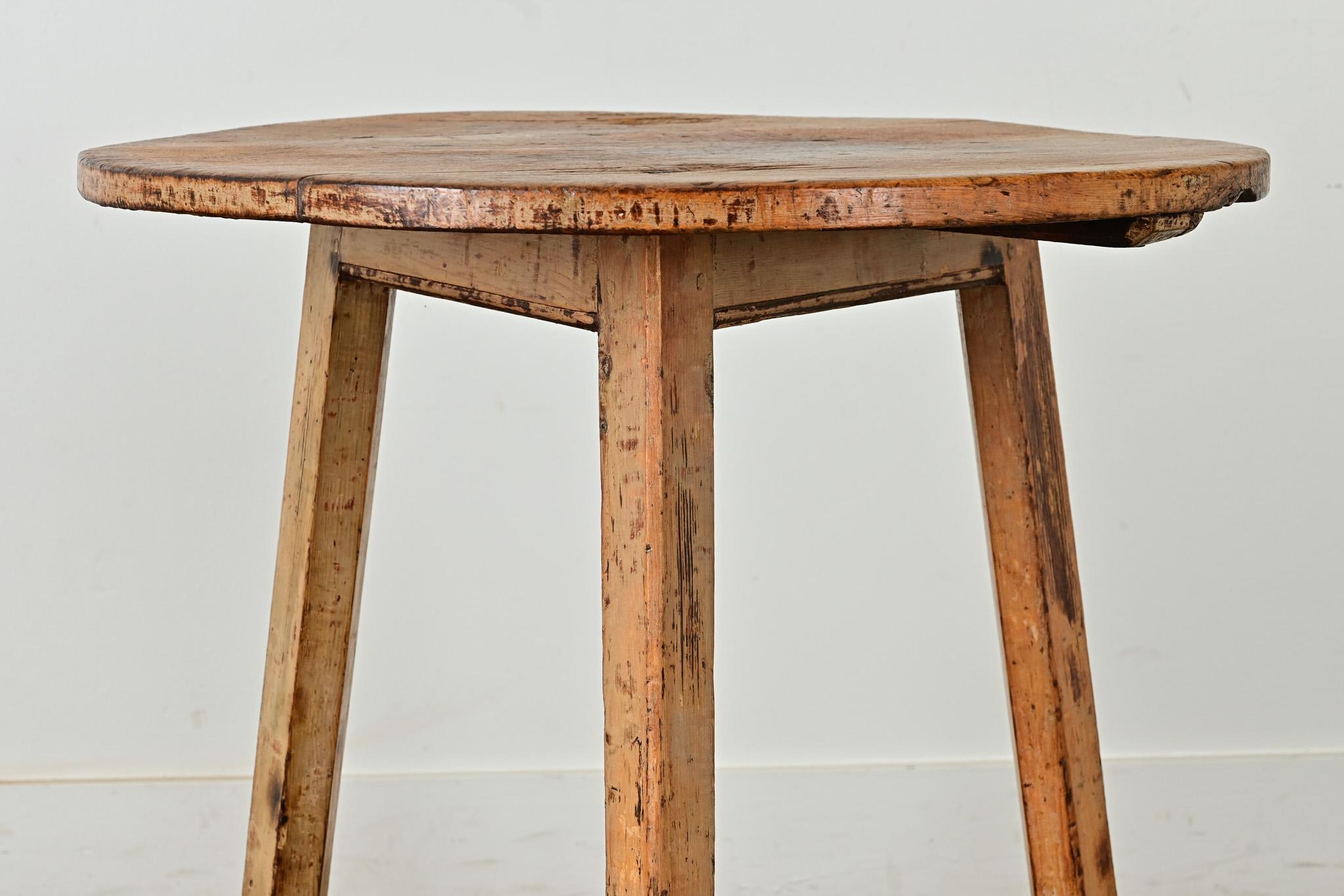 Table de criquet anglaise du 19ème siècle en pin massif en vente 5