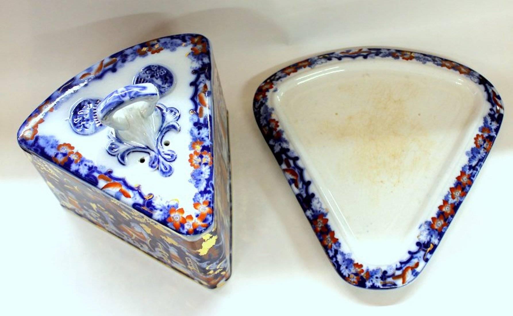 English 19th Century Staffordshire Earthenware Flow Blue and Imari Cheese Dish 2