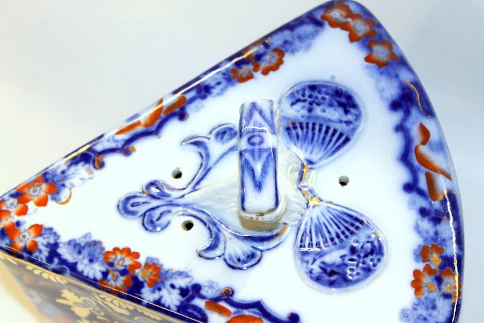 English 19th Century Staffordshire Earthenware Flow Blue and Imari Cheese Dish 3