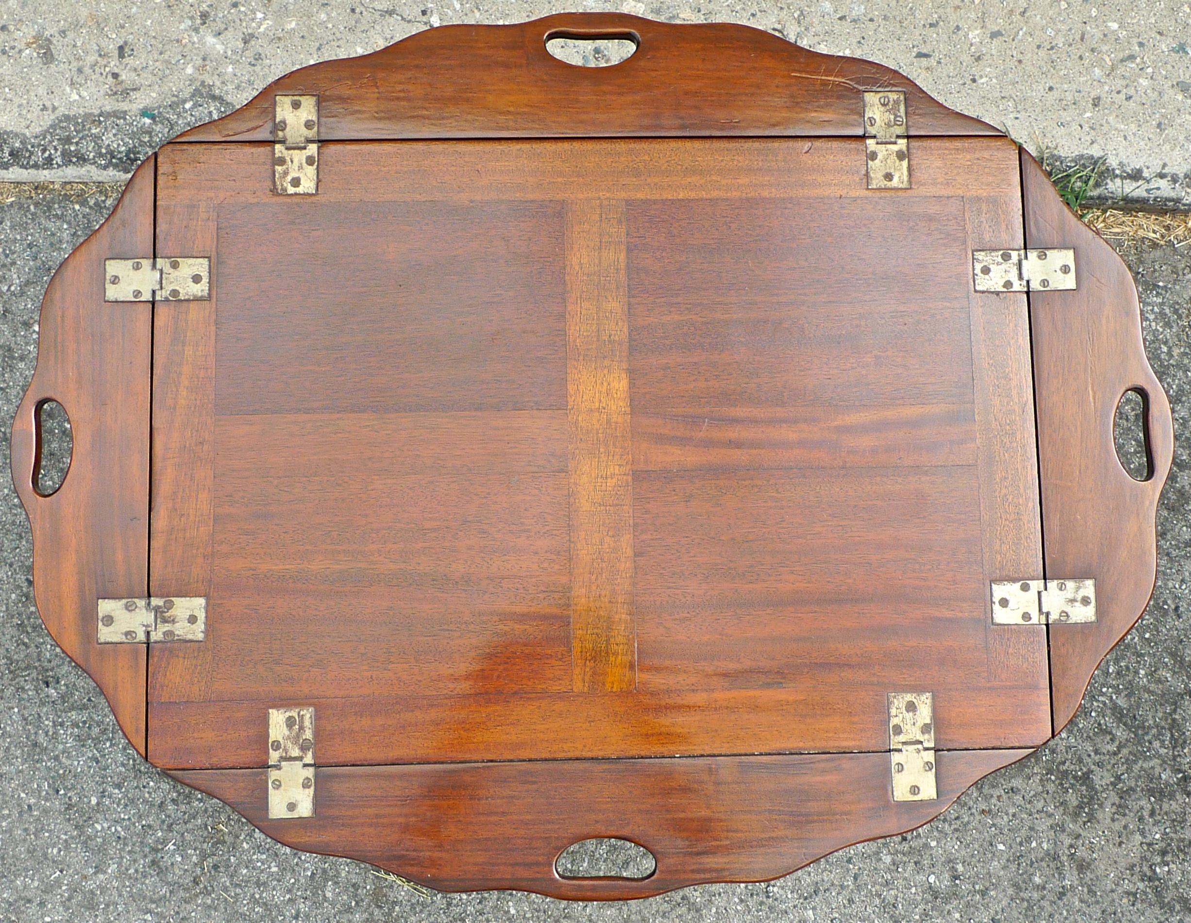 English 19th Century Stained Walnut Butler's Tray Table In Good Condition In Santa Monica, CA