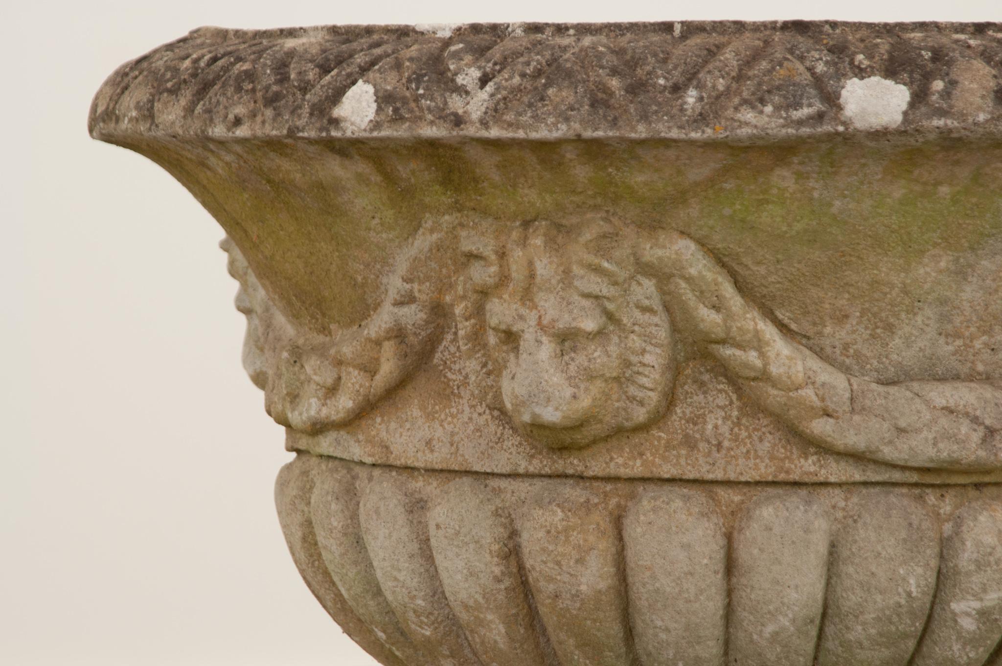 English 19th Century Stone Urn In Good Condition For Sale In Baton Rouge, LA