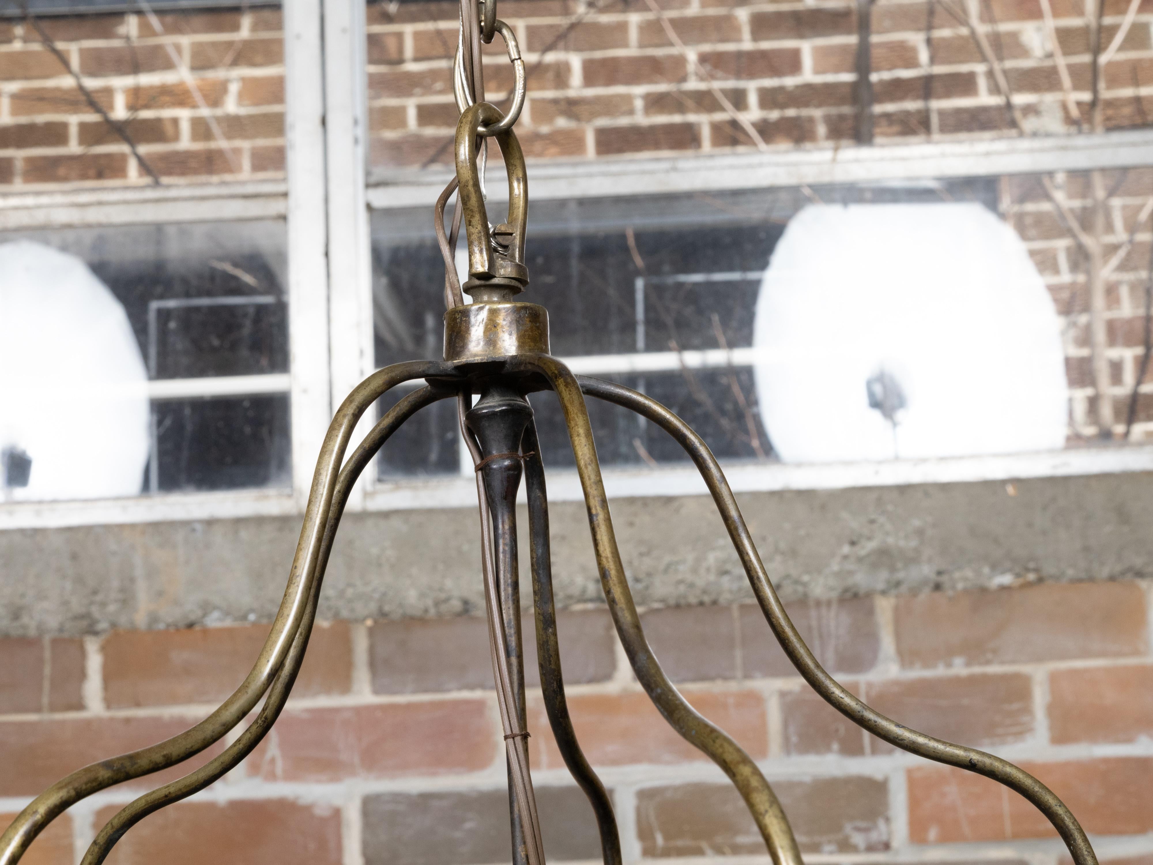 Linterna inglesa de bronce de tres luces del siglo XIX con paneles de cristal, cableada en EE.UU. en venta 9