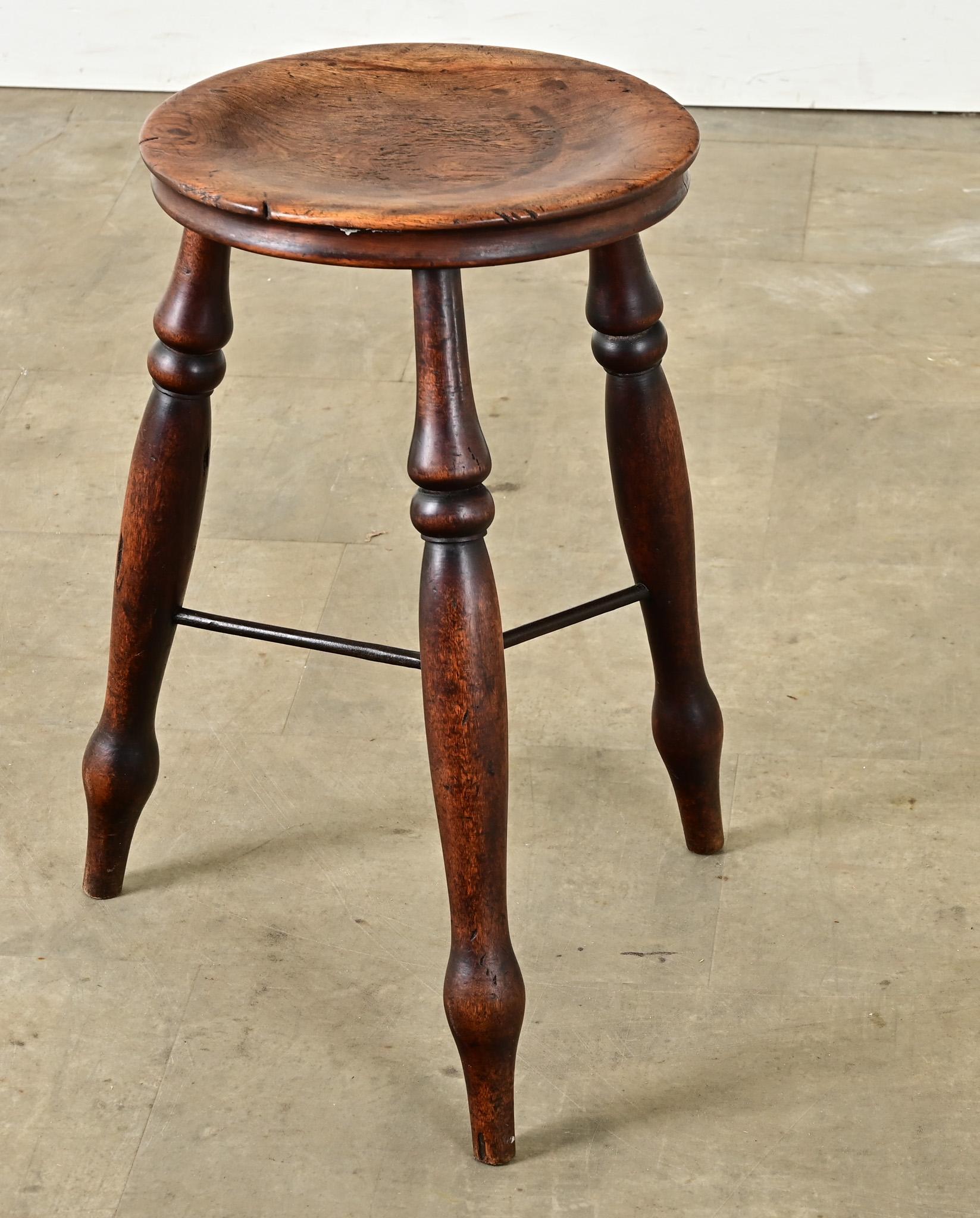 Tabouret anglais en noyer tourné du 19ème siècle en vente 1