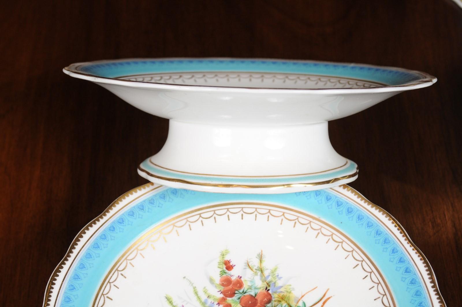 English 19th Century Turquoise and White Floral Painted Faience Serving Piece For Sale 4