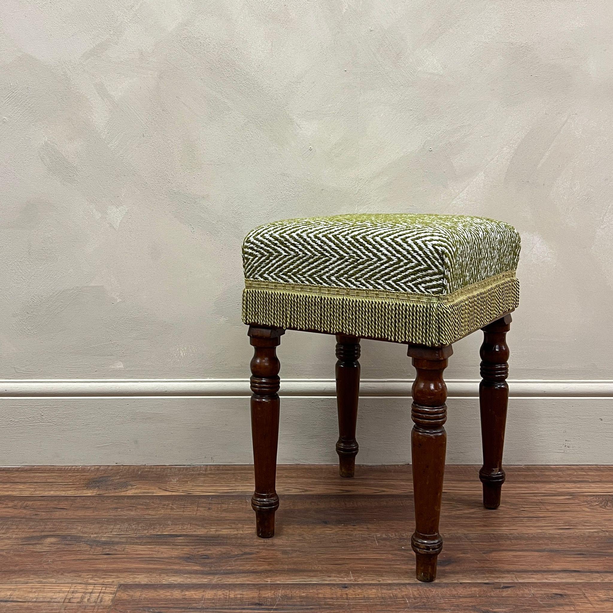 English 19th Century Upholstered FootStool In Good Condition For Sale In Southampton, GB