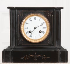 Pendule de cheminée en marbre noir du 19ème siècle Mouvement esthétique anglais