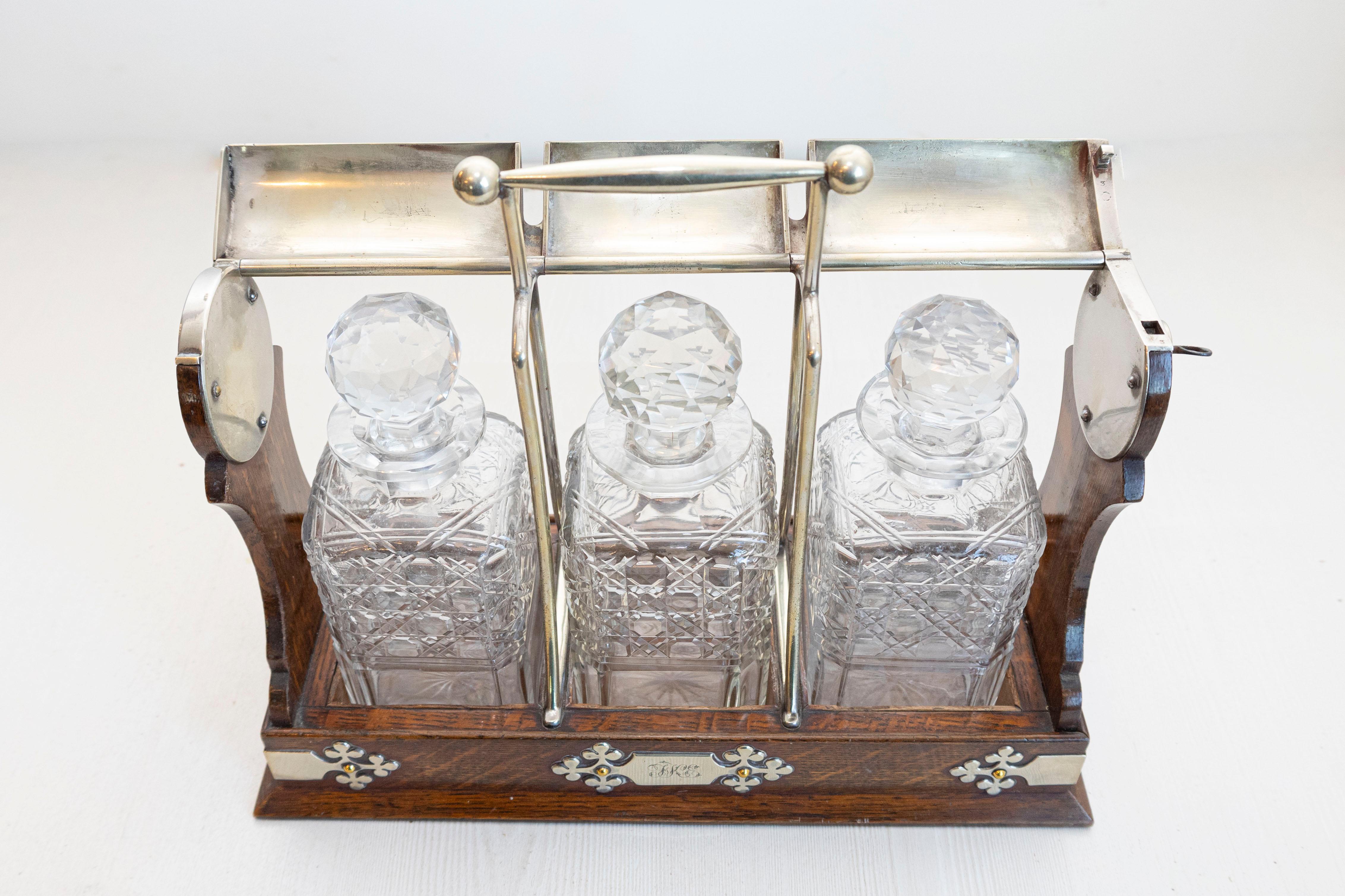 English 19th Century Victorian Locking Tantalus with Three Cut Glass Decanters For Sale 5