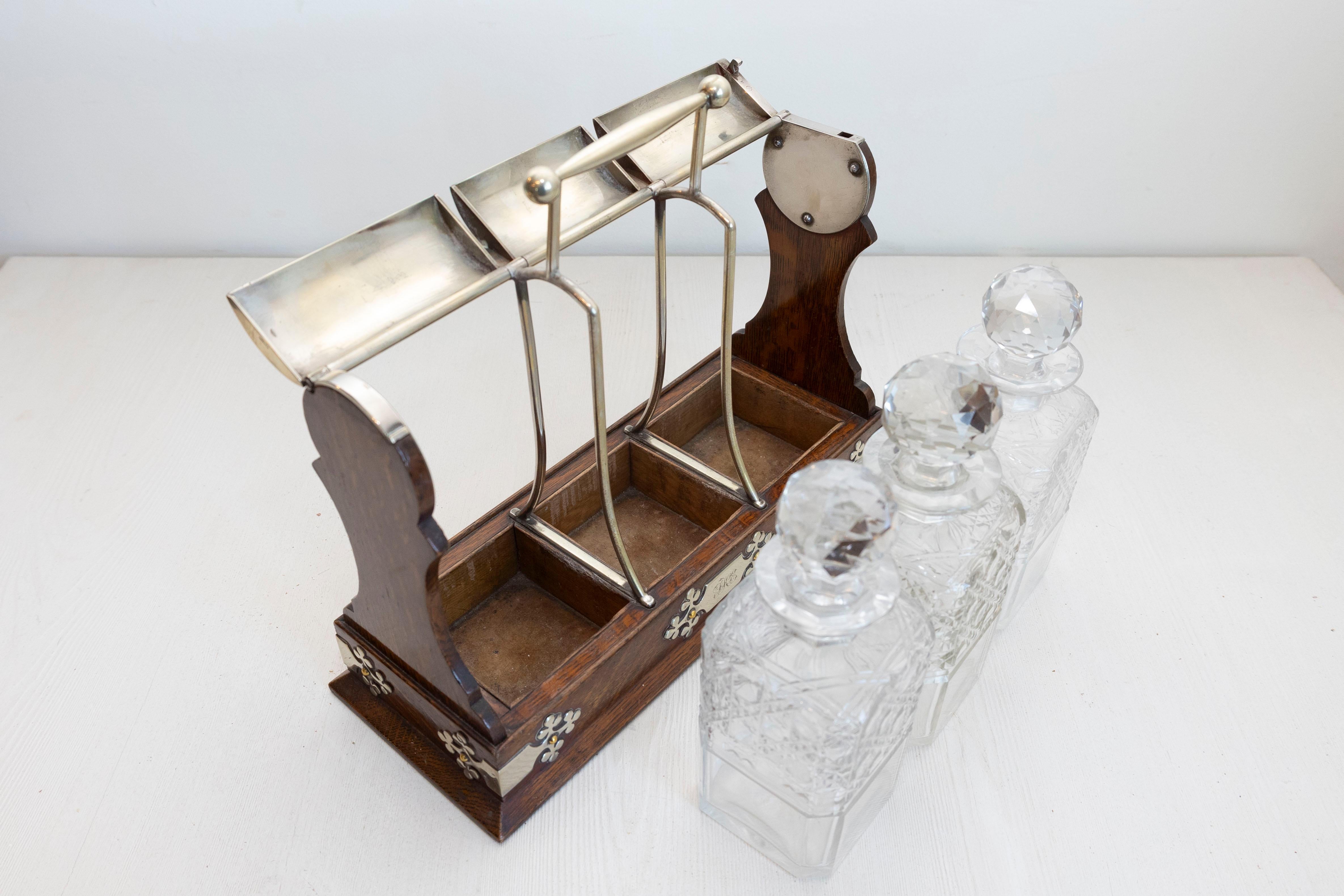 English 19th Century Victorian Locking Tantalus with Three Cut Glass Decanters For Sale 7