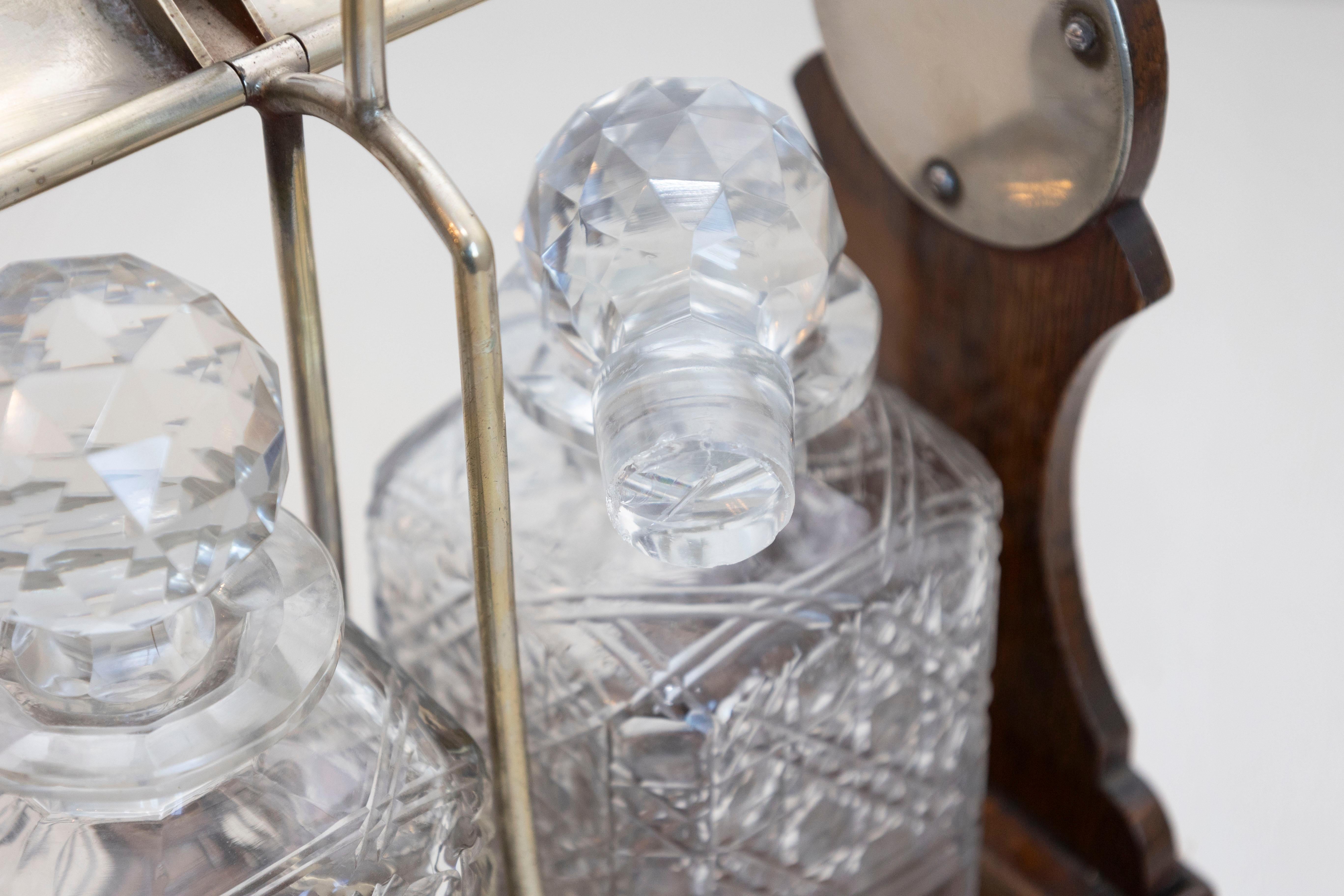 English 19th Century Victorian Locking Tantalus with Three Cut Glass Decanters For Sale 8