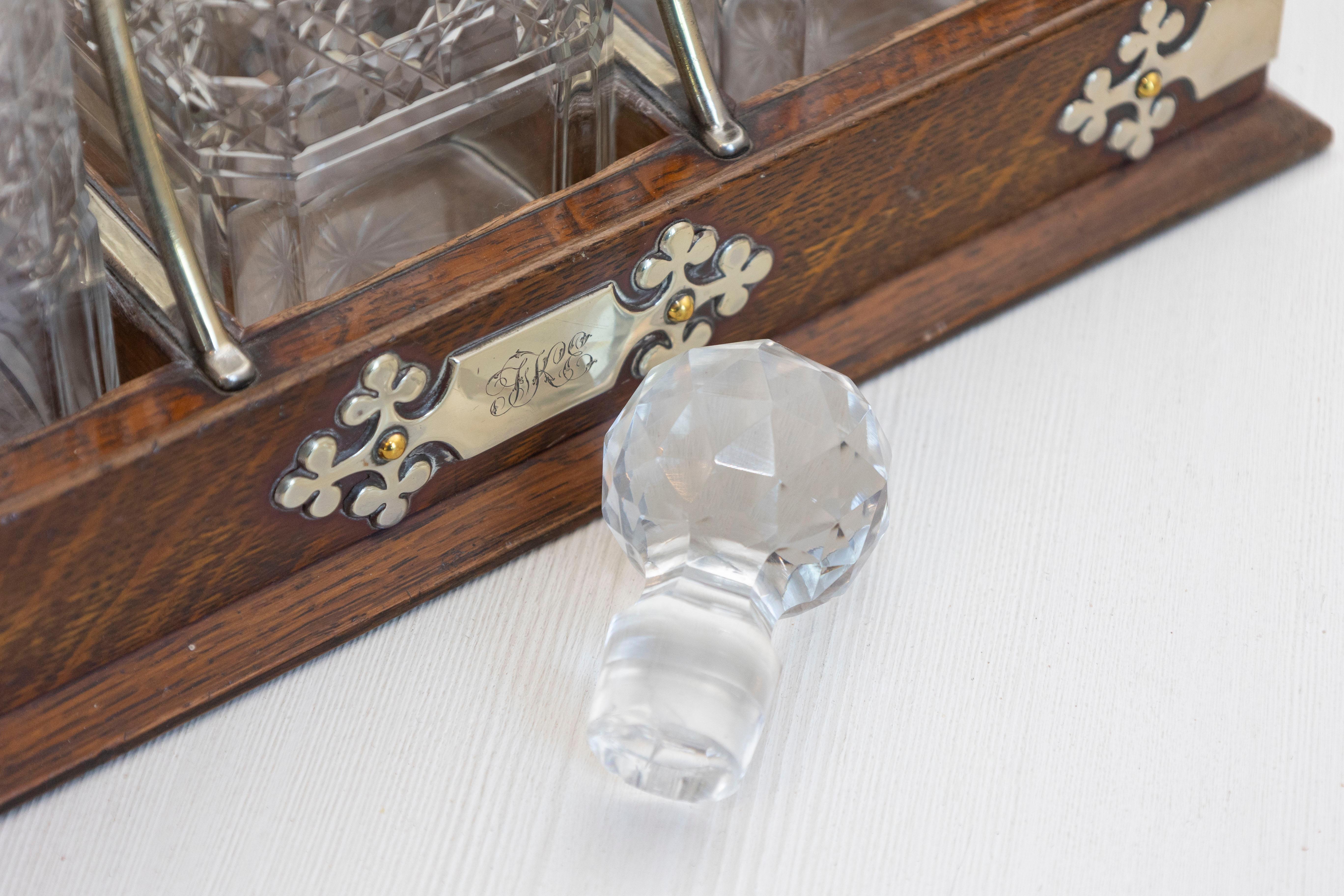 English 19th Century Victorian Locking Tantalus with Three Cut Glass Decanters For Sale 9