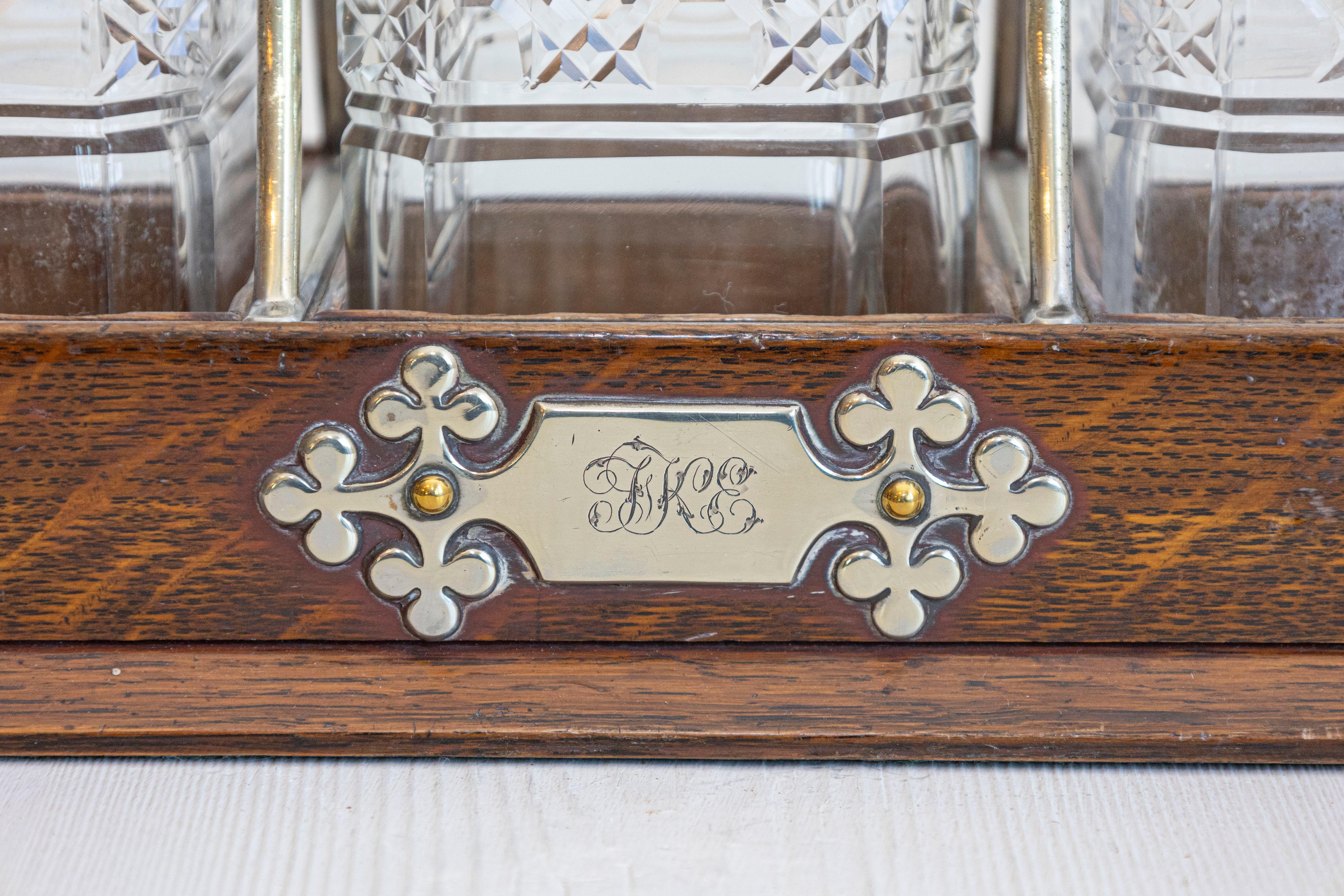 English 19th Century Victorian Locking Tantalus with Three Cut Glass Decanters For Sale 2